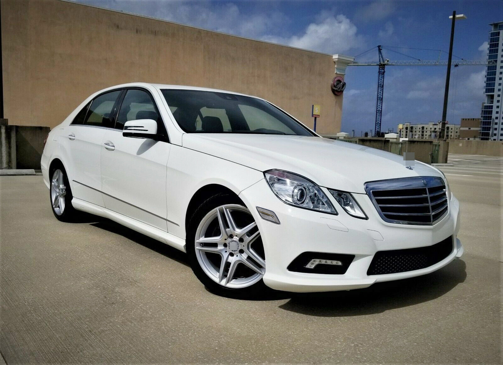 Clear Lens White LED Side Marker Lights for 2010-2013 Mercedes Pre-LCI E-Class 4-Door Sedan - Enhanced Visibility & Style for Night Driving & Car Customization