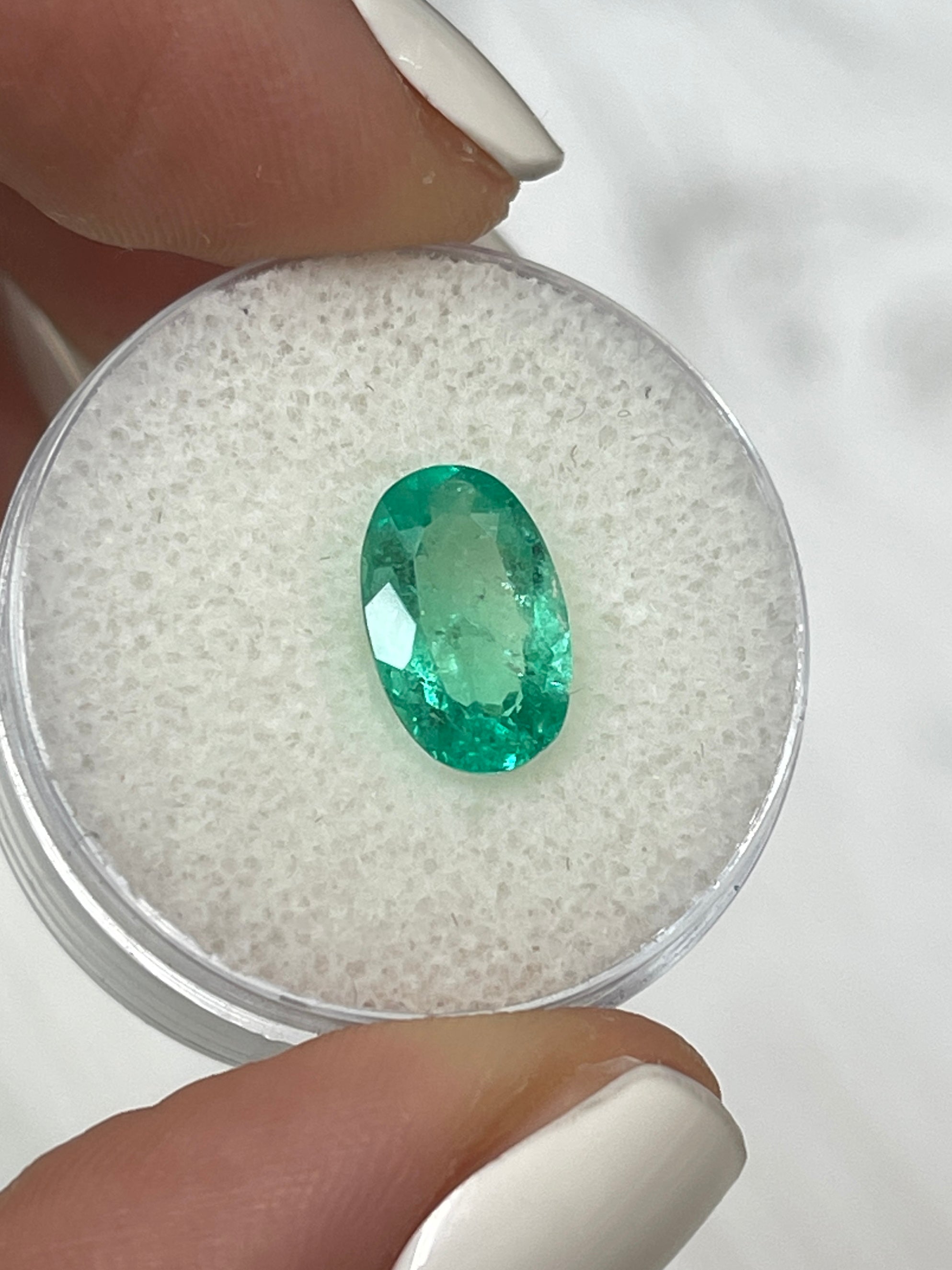 1.98 Carat 11x7mm Natural Colombian Emerald - Oval Cut Loose Green Gemstone for Jewelry Making, Engagement Rings & Fine Collections