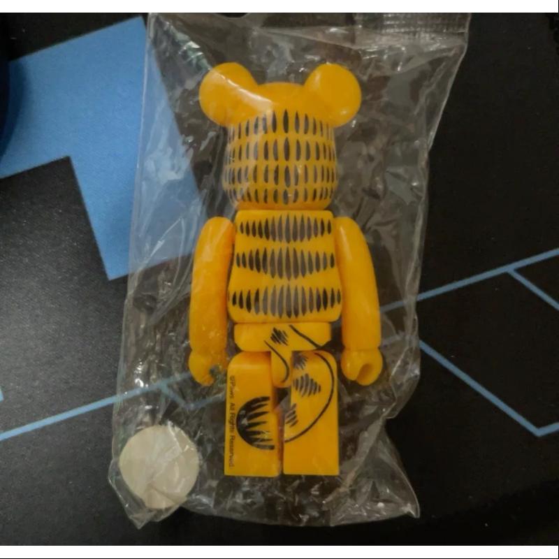 Bearbrick Series 36 CUTE Garfield 100% Collectible Figure - Perfect for Anime Fans, Home Decor & Gift Giving