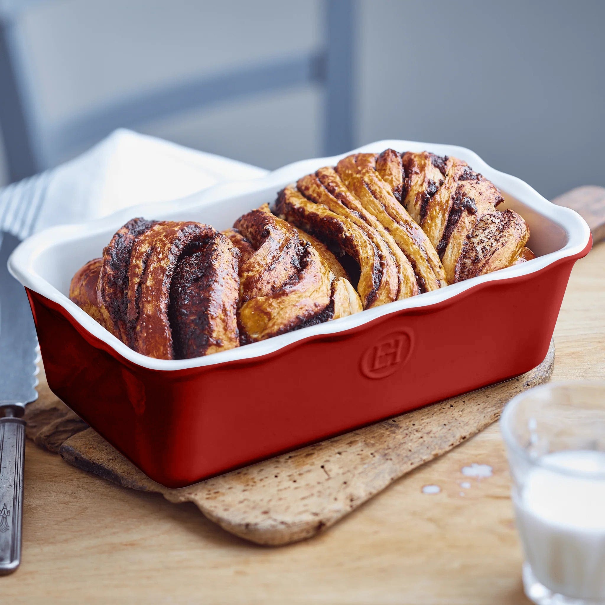 Emile Henry Modern Classics Loaf Pan - 2.5 Qt Ceramic Bread Baking Dish, Red - Perfect for Homemade Bread, Banana Bread & Artisan Loaves - Ideal for Baking, Gift Giving & Kitchen Decor