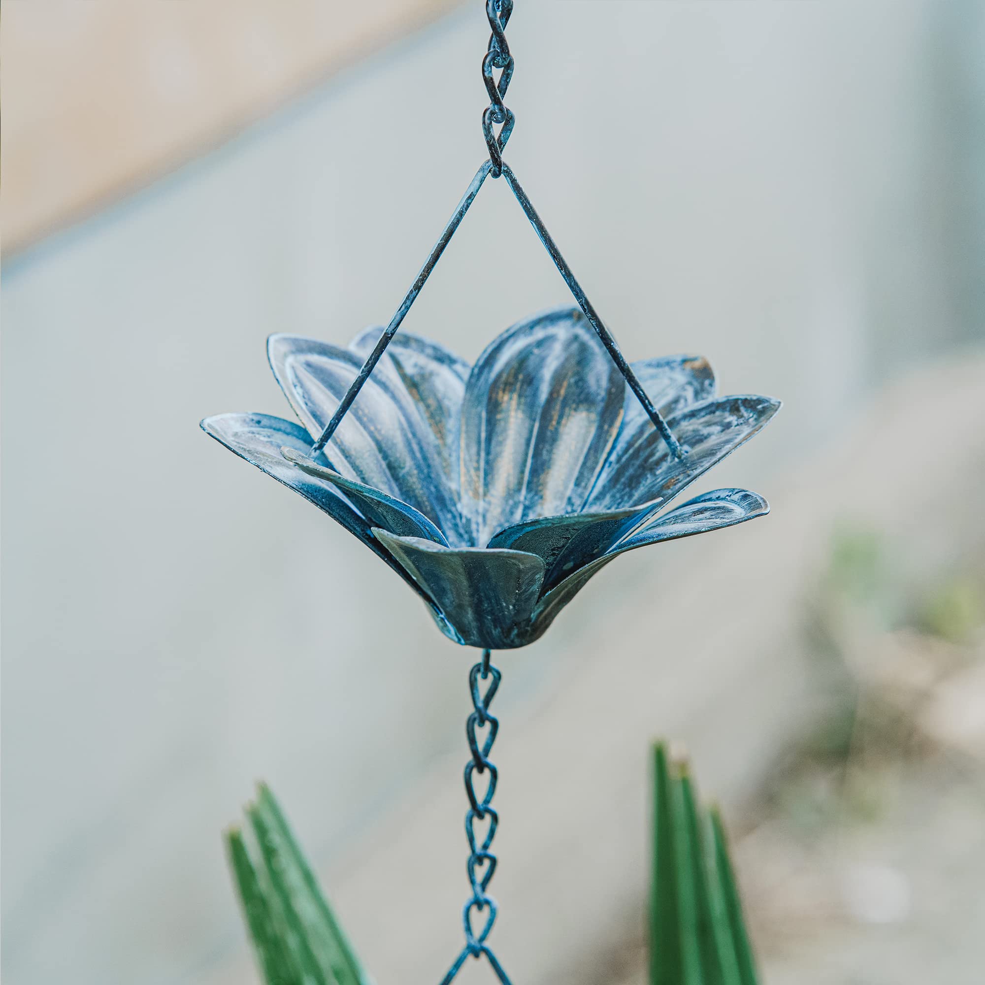 Topadorn 7.85 FT Decorative Iron Gutter Chain with 12 Rain Collector Cups & Flower Cups - Garden Water Feature for Outdoor Decor, Patio, Yard, and Landscape Design