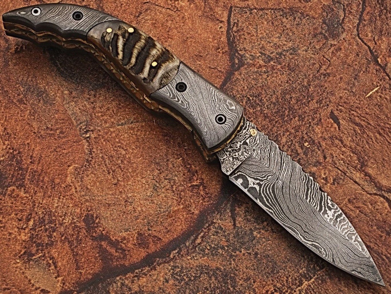 Premium Damascus Steel Folding Hunting Knife - HNS LARG 5073 | Tactical Pocket Knife for Outdoor Camping, Survival & EDC | Razor Sharp Blade with Ergonomic Grip