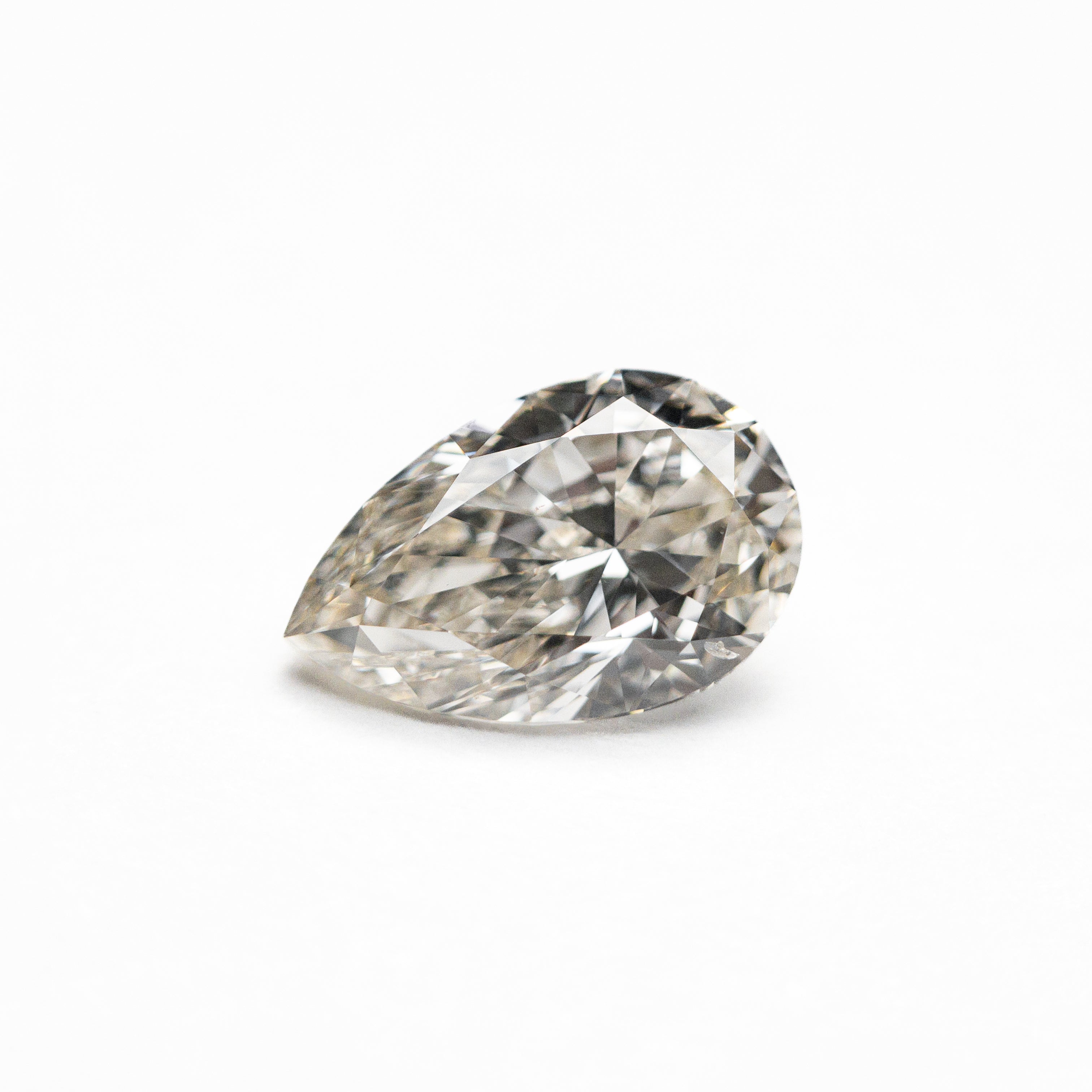 0.91ct Pear-Shaped Diamond (8.19x5.30x3.21mm) VS2 Clarity - Brilliant Cut Loose Gemstone for Engagement Rings & Jewelry Making