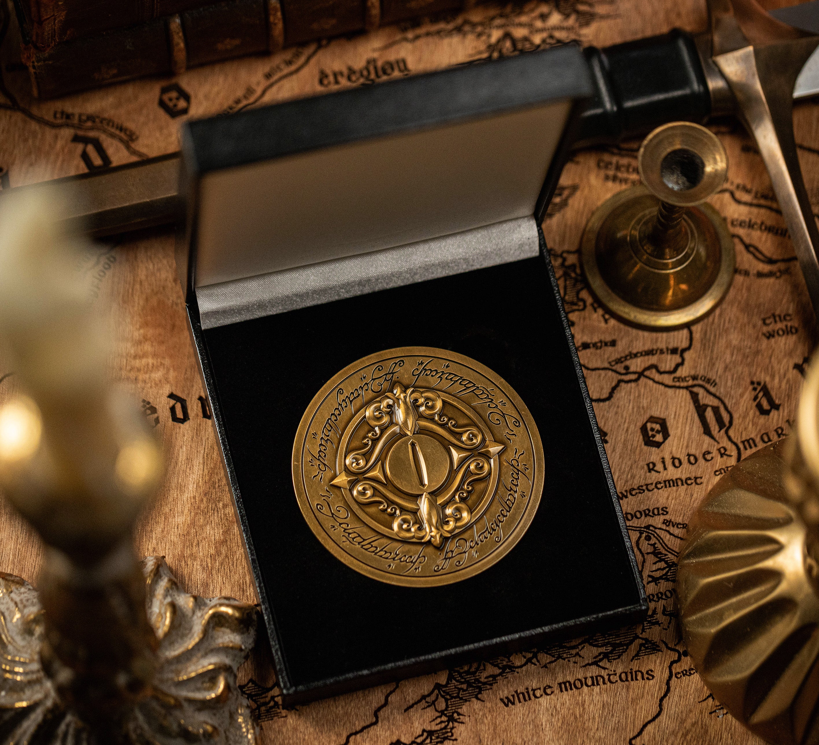 The Lord of the Rings™ Collector's Medallion - Official Licensed Jewelry for LOTR Fans, Gift for Fantasy Lovers (Use as Necklace Pendant, Bookmark, or Display Piece)