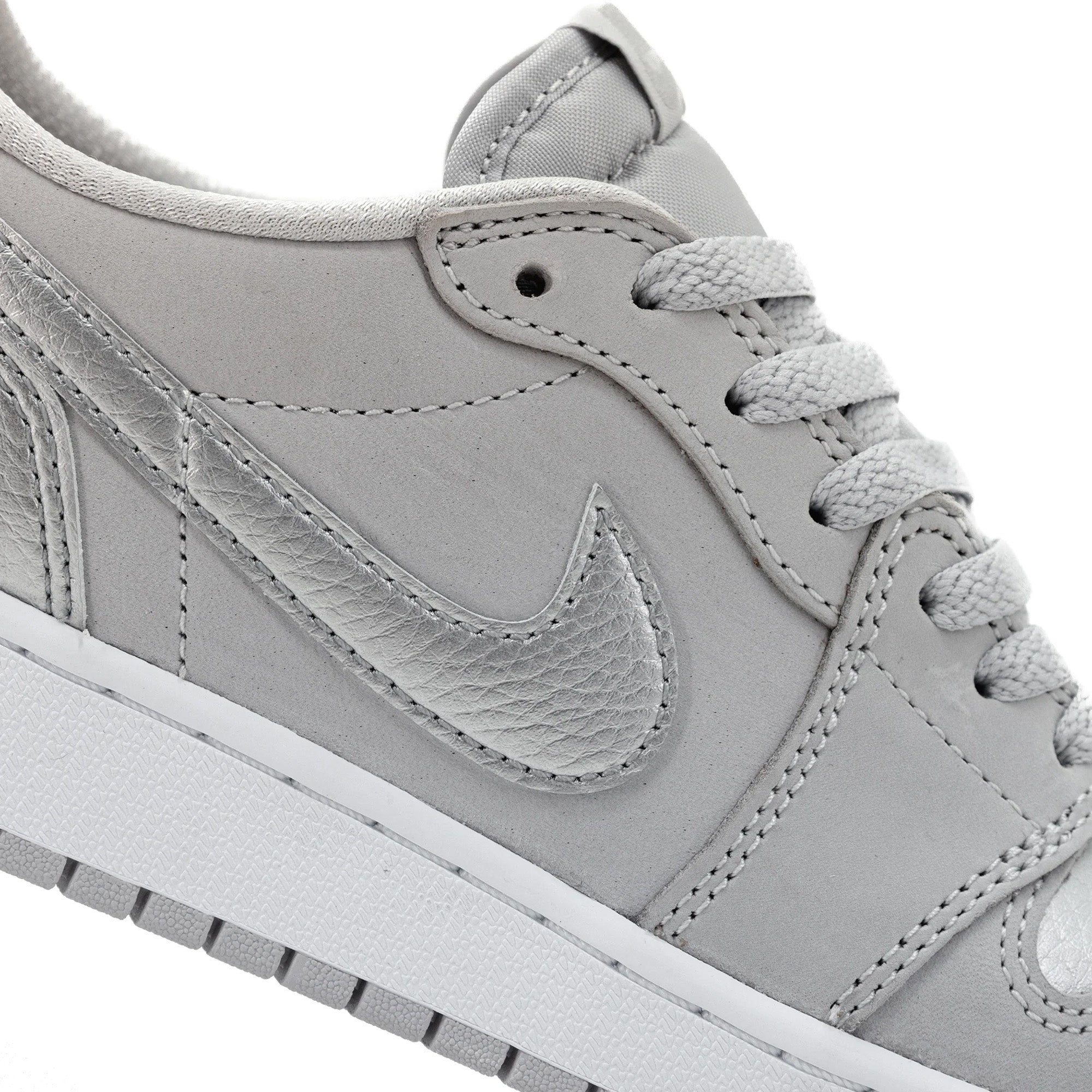 Air Jordan 1 Low OG 'Metallic Silver' GS Sneakers (2024) - Retro Basketball Shoes for Women & Girls - Perfect for Casual Wear, Street Style & Sneaker Collection