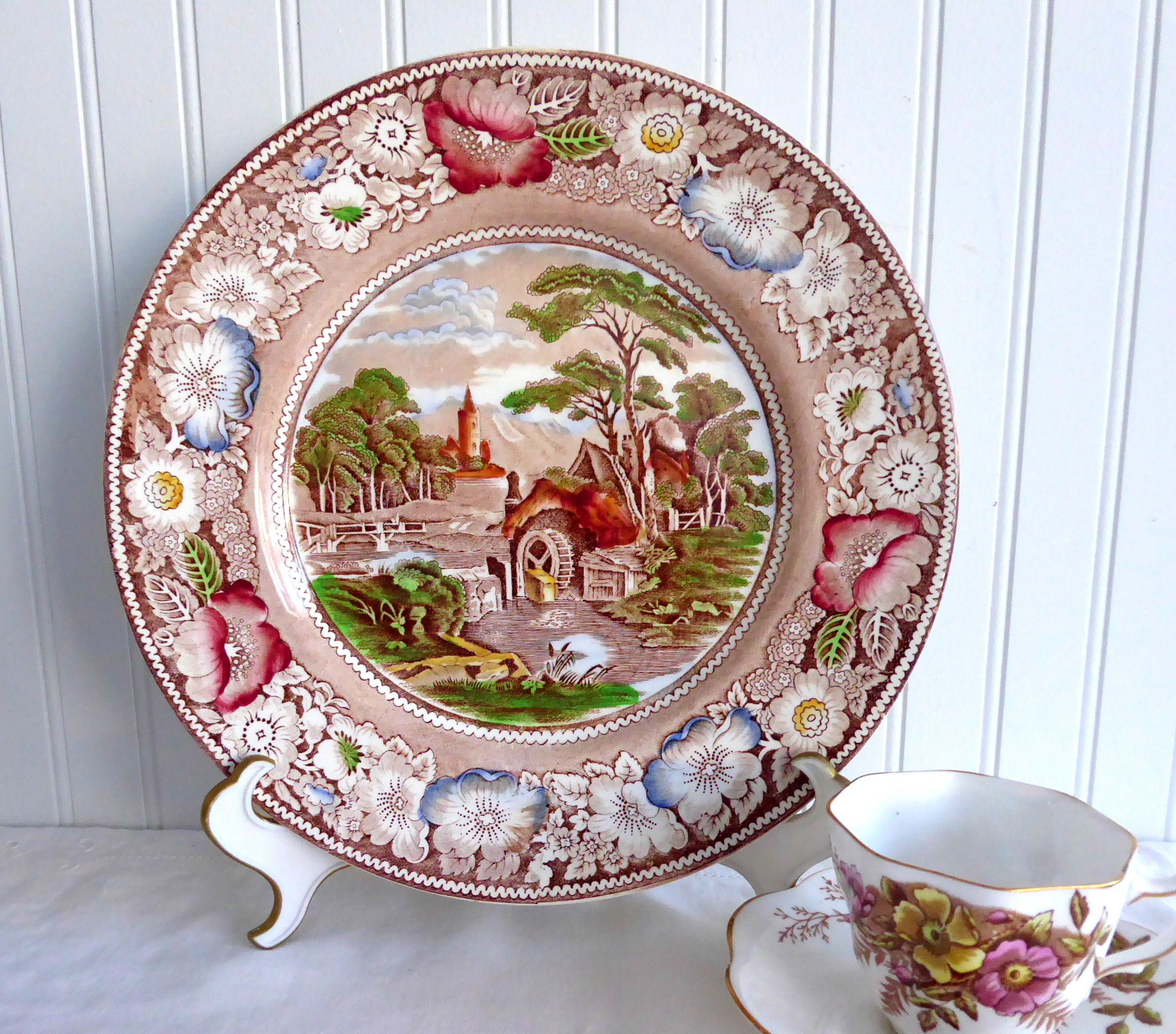 Vintage 1930s Midwinter Polychrome Transferware Charger Plate - 11 Inch English Countryside Design - Perfect for Wall Decor, Table Centerpiece & Collectible Display