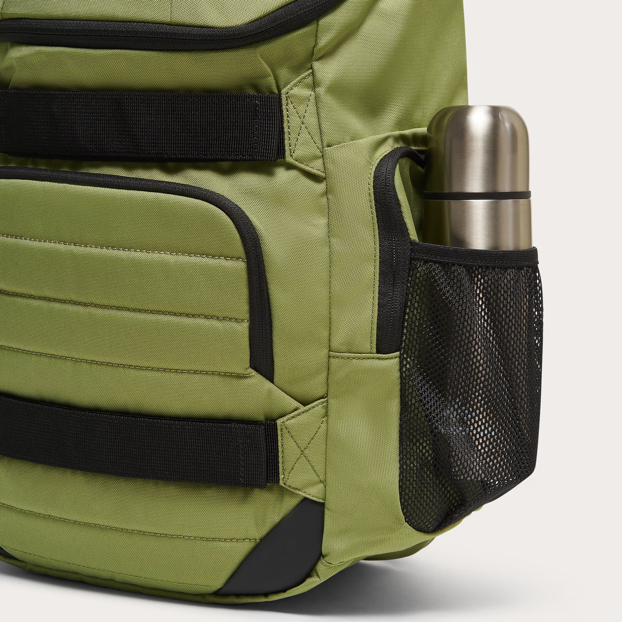 Oakley Enduro 3.0 Big Backpack - Large Hiking Backpack for Outdoor Adventures, Travel & Gym - Durable & Water-Resistant (Fern Green) - Perfect for Camping, Hiking & Sports Gear Storage