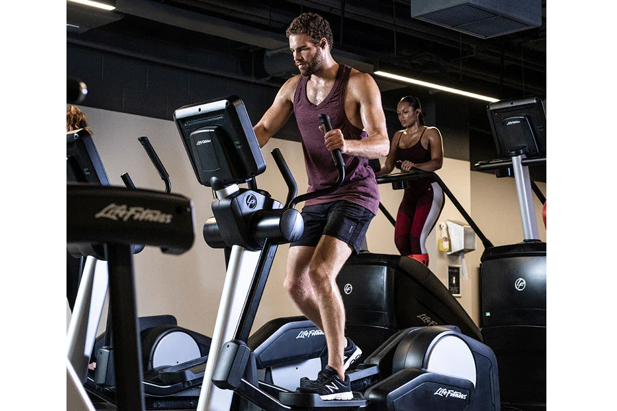 Life Fitness Club Series+ Elliptical Cross Trainer - Premium Cardio Machine for Home & Gym Workouts - Perfect for Weight Loss & Full-Body Training