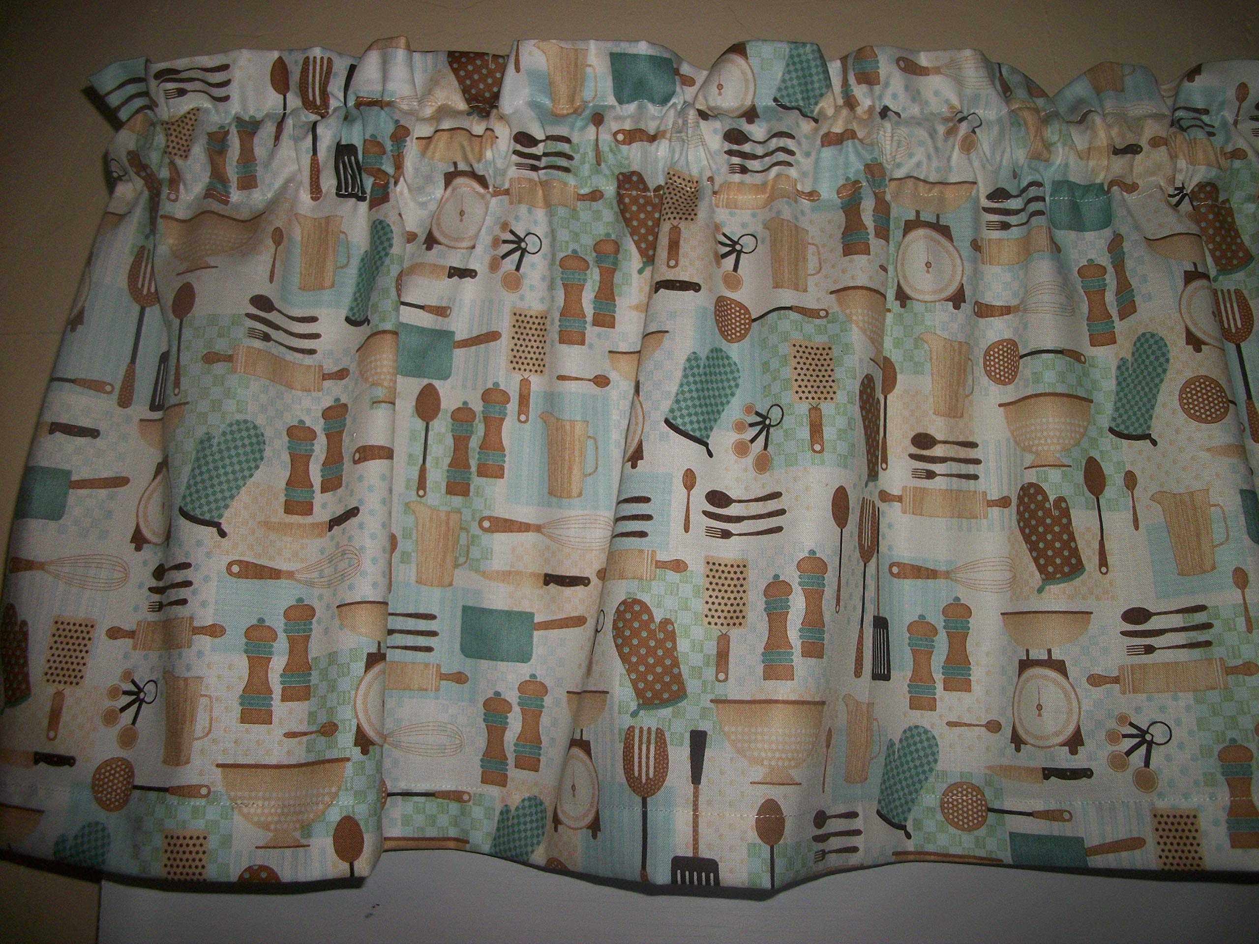 Farmhouse Style Kitchen Potholder Set - Heat Resistant Cooking Utensils & Window Valance Curtain Topper for Rustic Home Decor - Perfect for Farmhouse, Cottage, and Country Style Kitchens