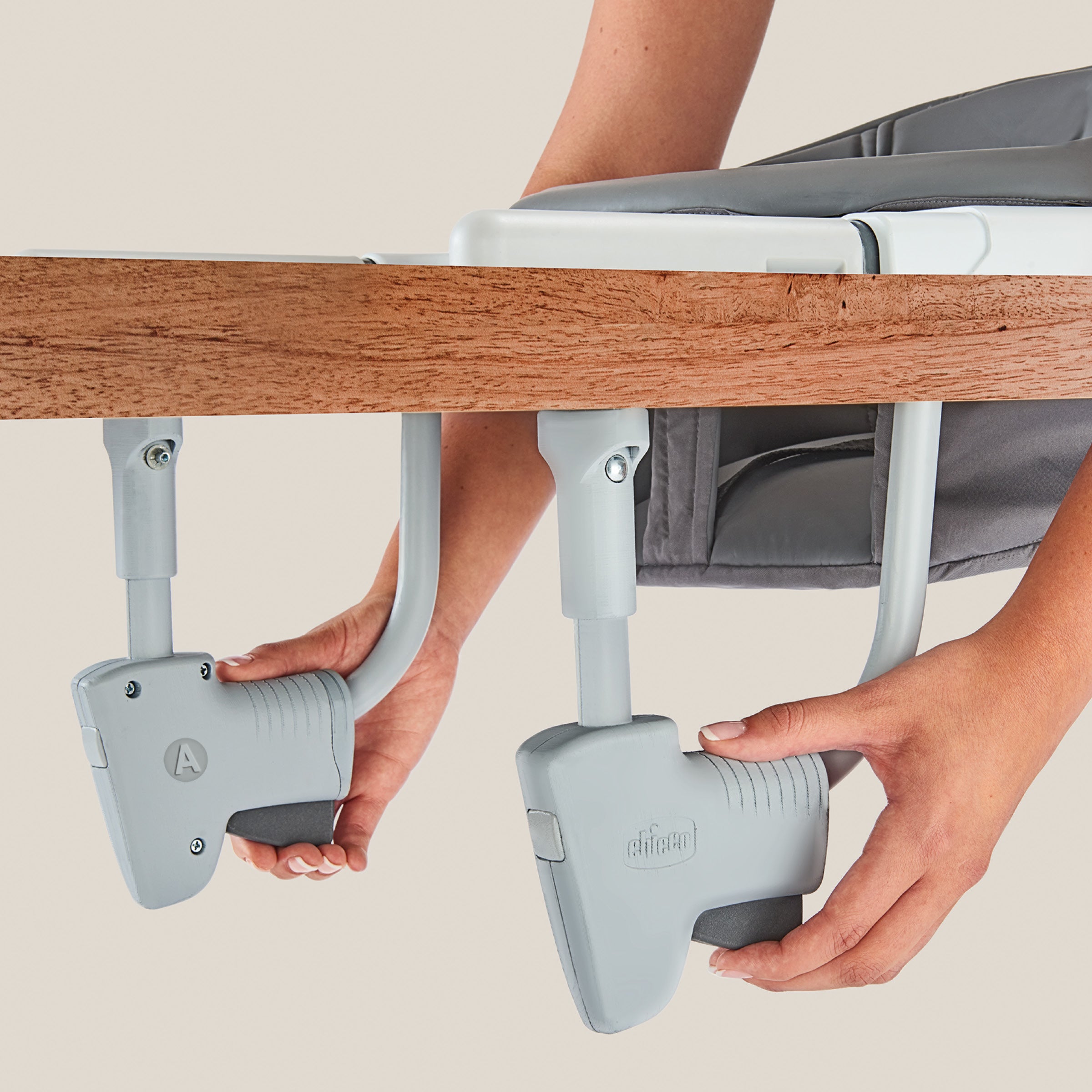 Chicco FastLock 360 Hook On Chair - Portable Baby High Chair for Dining Table - Safe & Easy to Install - Perfect for Home, Restaurants & Travel