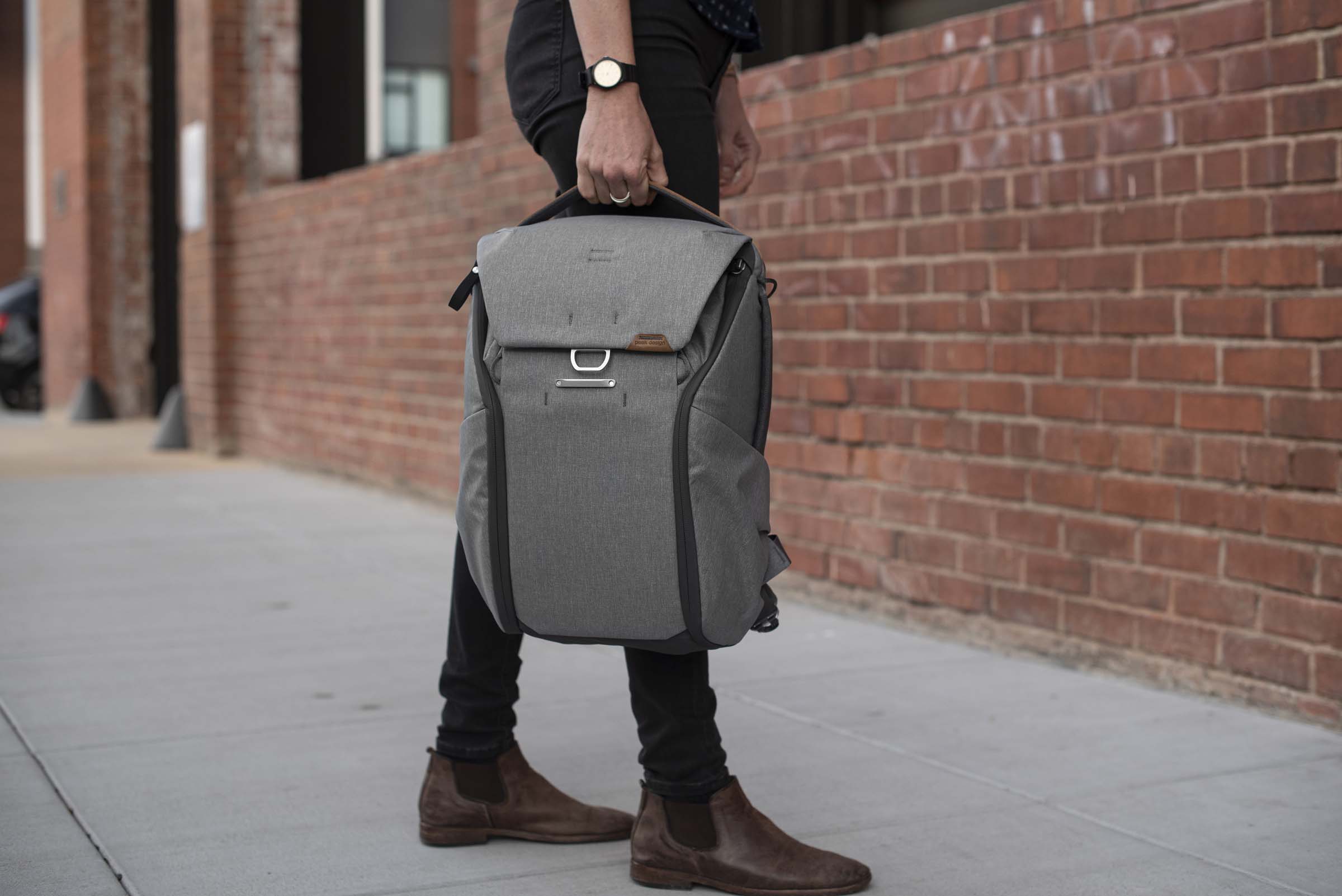 Peak Design Everyday Backpack 20L - Durable Camera & Travel Backpack for Photographers - Waterproof Laptop Bag with Customizable Storage - Perfect for Commuting, Hiking & Urban Adventures