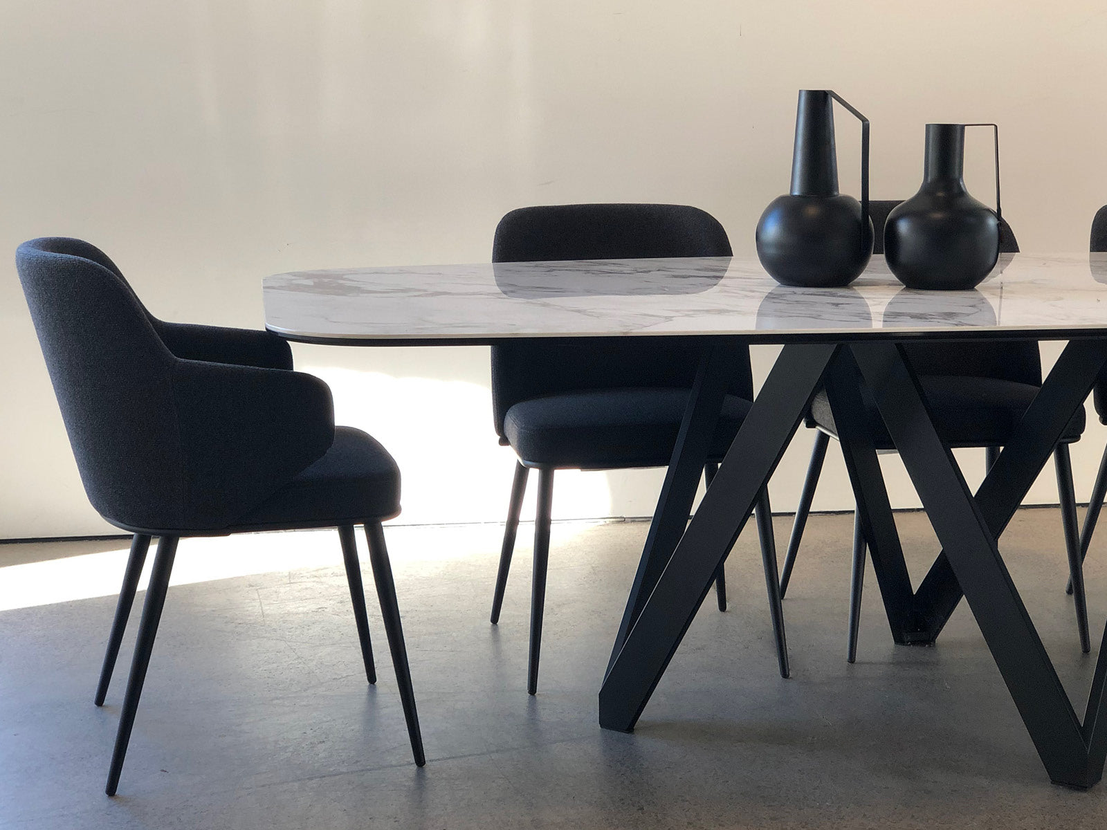 Cartesio Table - Modern & Stylish Dining Table for Home & Office | Perfect for Dining Rooms, Kitchens, and Workspaces