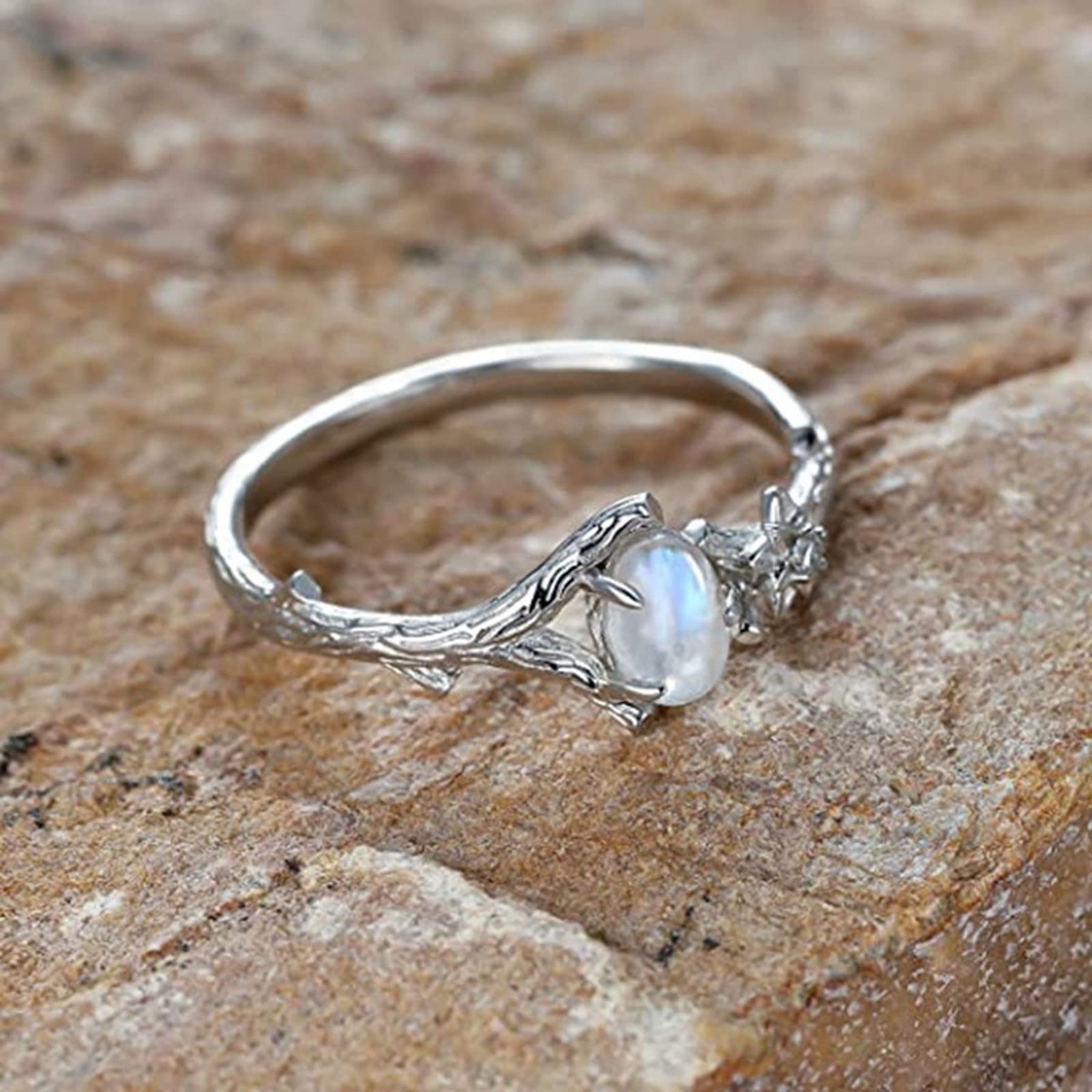 Stylish Leaf Statement Ring with Zircon Inlay for Men & Women - Elegant Cocktail Party Jewelry, Fashion Accessory, Promise Ring Gift (Silver, Size 9) | Perfect for Weddings, Date Nights & Special Occasions