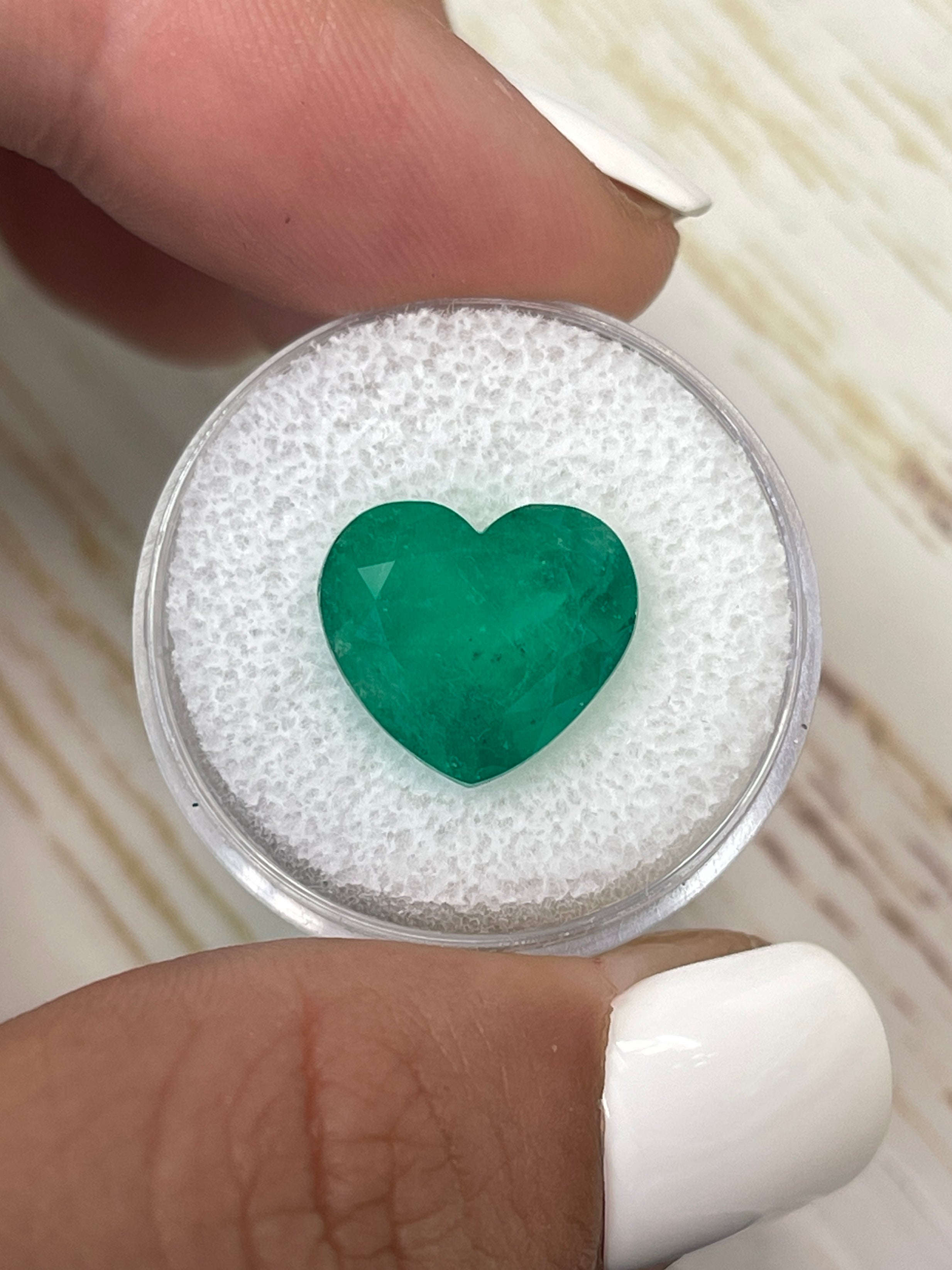 7.68 Carat 12x13.5mm Natural Colombian Emerald Heart Cut Loose Gemstone - Forest Green Color for Jewelry Making, Engagement Rings & Collector's Items