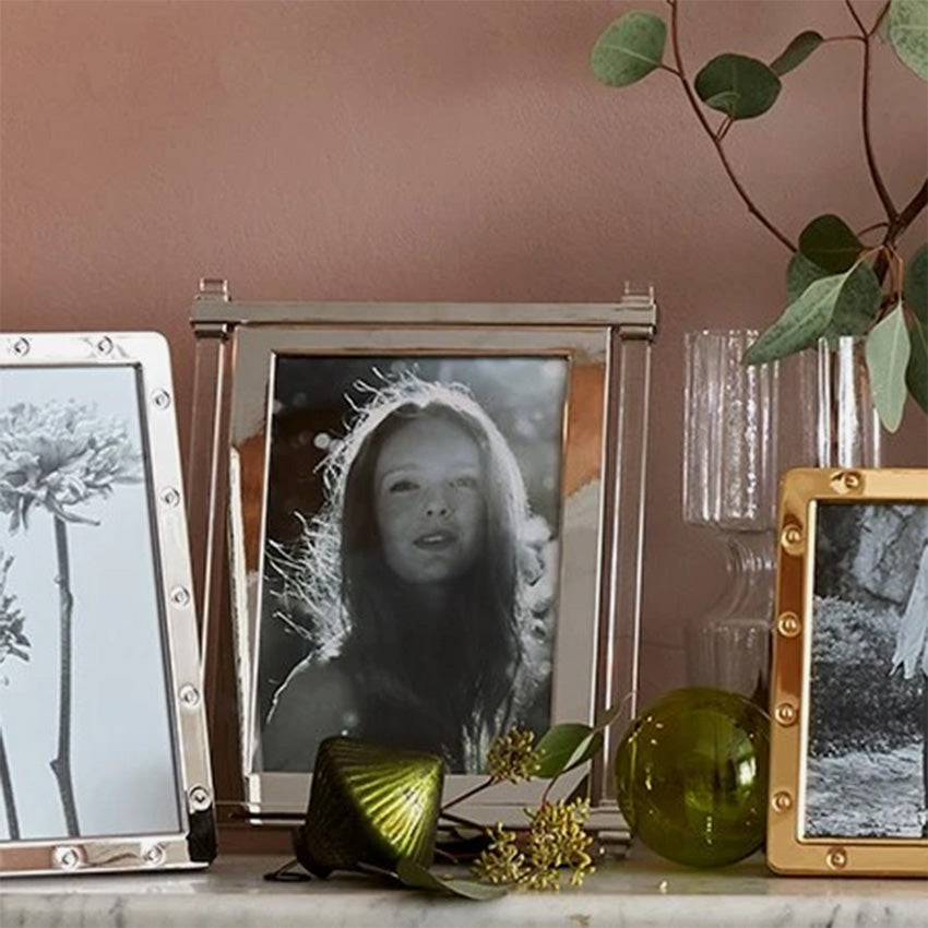 Addison Ross Acrylic Pillar Picture Frame - Modern Display for Photos & Art - Perfect for Home Decor, Office, and Gifts