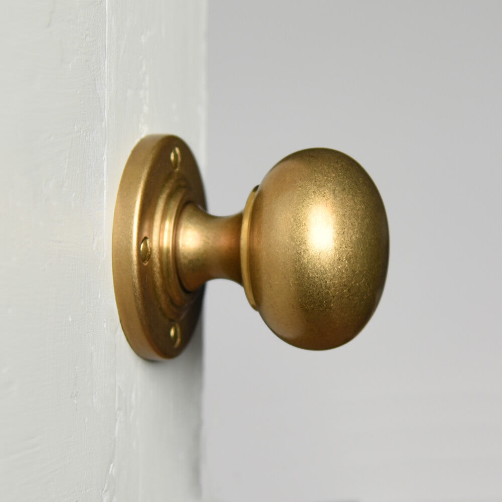 Vintage Aged Brass Large Bun Door Knobs - Antique Style Cabinet & Furniture Hardware for Bedroom, Bathroom, Closet Doors - Perfect for Farmhouse, Rustic & Traditional Home Decor