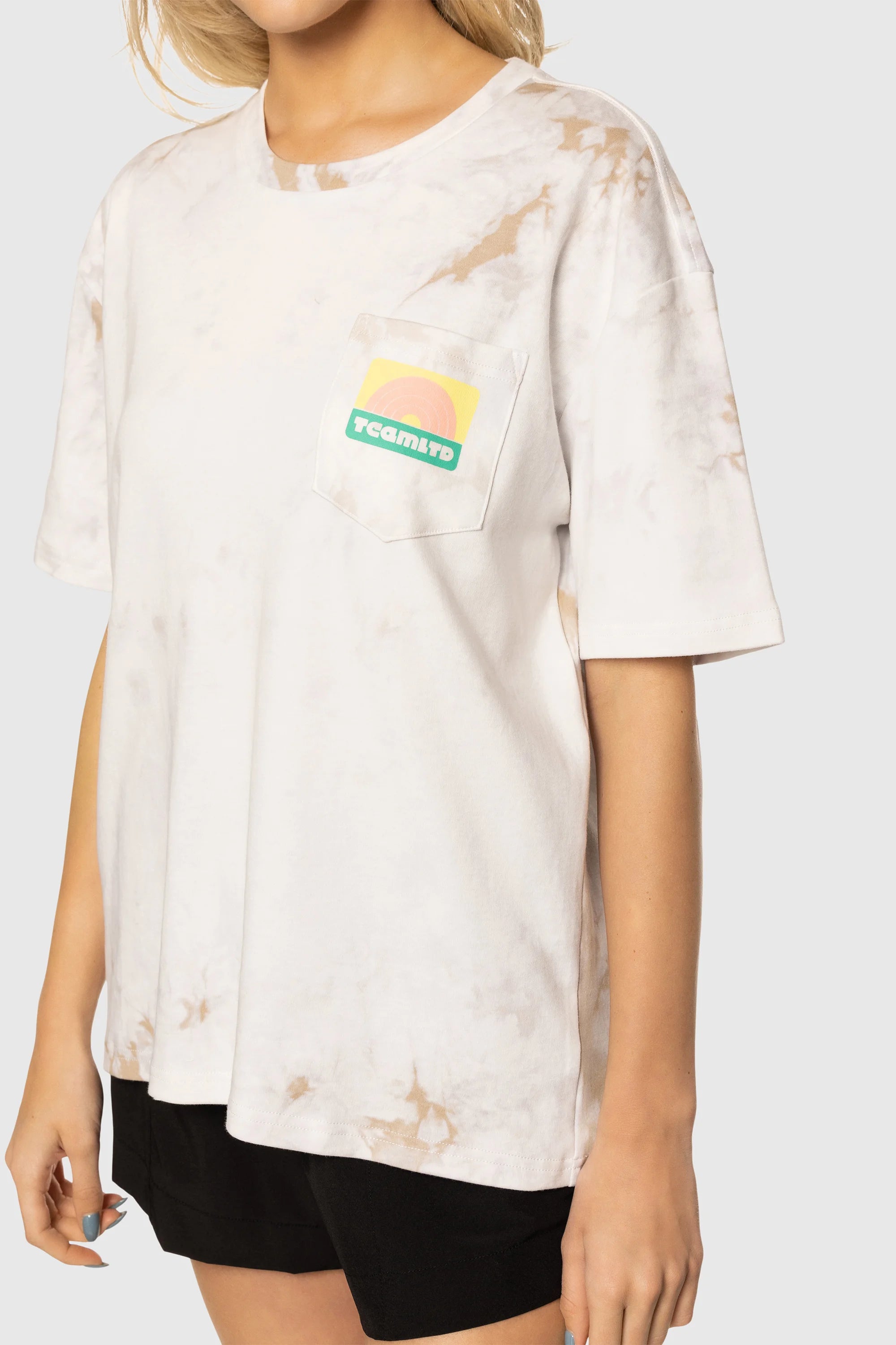 Rainbow Pocket T-Shirt for Men & Women - Soft Cotton Casual Tee with Chest Pocket - Perfect for Everyday Wear, Outings & Gifts