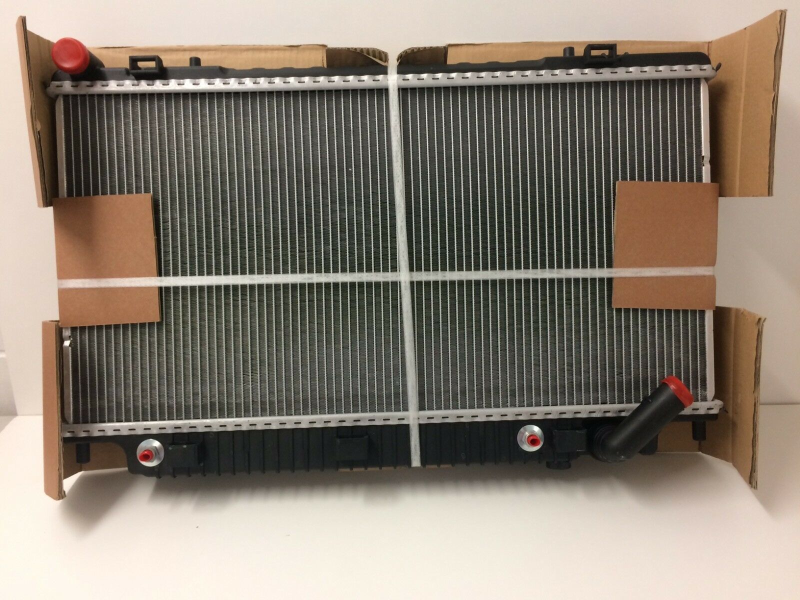 High-Performance Radiator for Commodore V6 Alloytec Engines 2007-2011 | Perfect for Engine Cooling & Overheating Prevention | Ideal for Daily Driving & Performance Upgrades