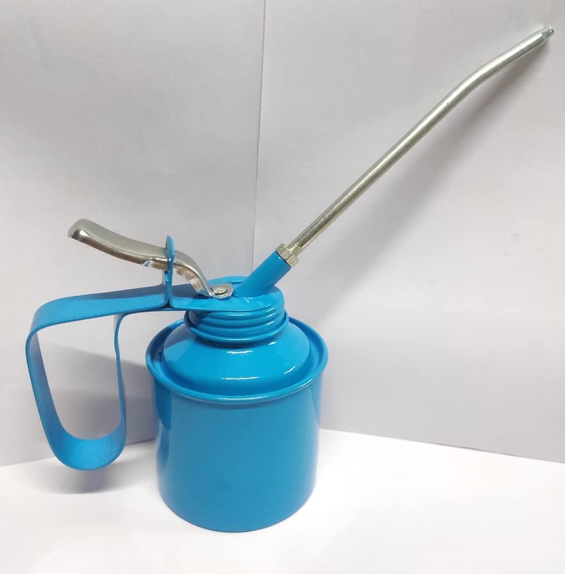 DLIEN Multi-Purpose Manual Lubricant Sprayer - 1/2 Pint Oil Can with Plastic Body, Lever Pump, 15cm Nozzle & Angled Spout for Car, Bike, Kitchen, Sewing Machine (Multicolor) | Perfect for Automotive Maintenance, Bicycle Care, Household Appliances & Industrial Equipment