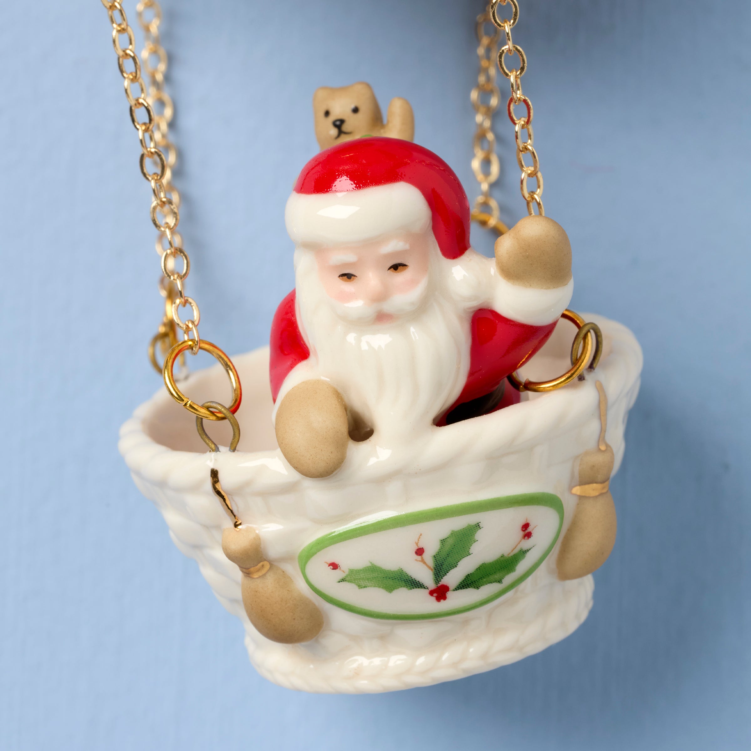 Christmas Hot Air Balloon Ornament - Festive Holiday Tree Decoration for Xmas, Home & Office Decor - Perfect for Holiday Parties, Gift Exchanges & Seasonal Celebrations