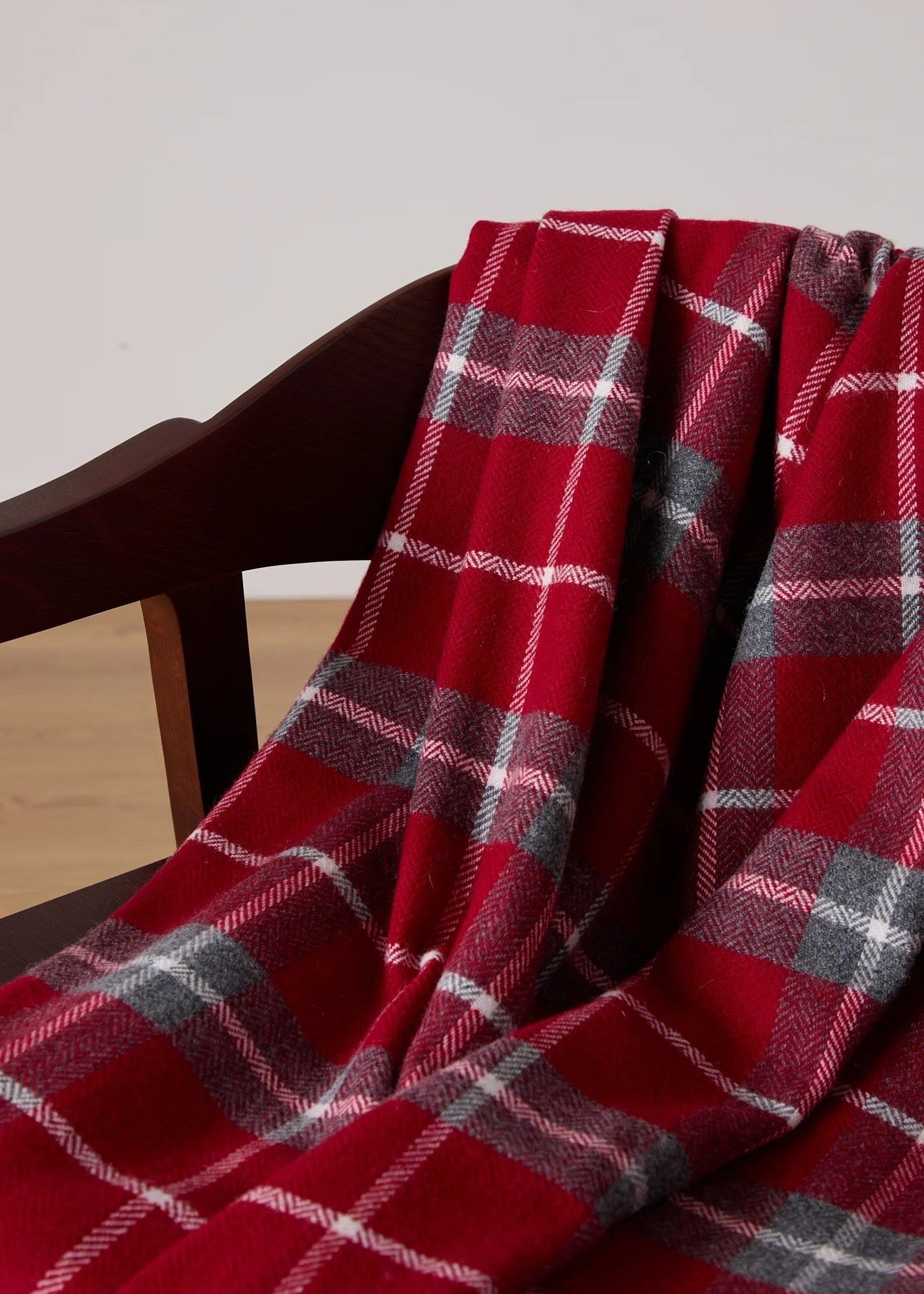 Foxford Lambswool Throw Blanket - Soft Warm Ashford Grey Check Plaid Wool Blanket for Couch, Bed & Winter Cozy Nights