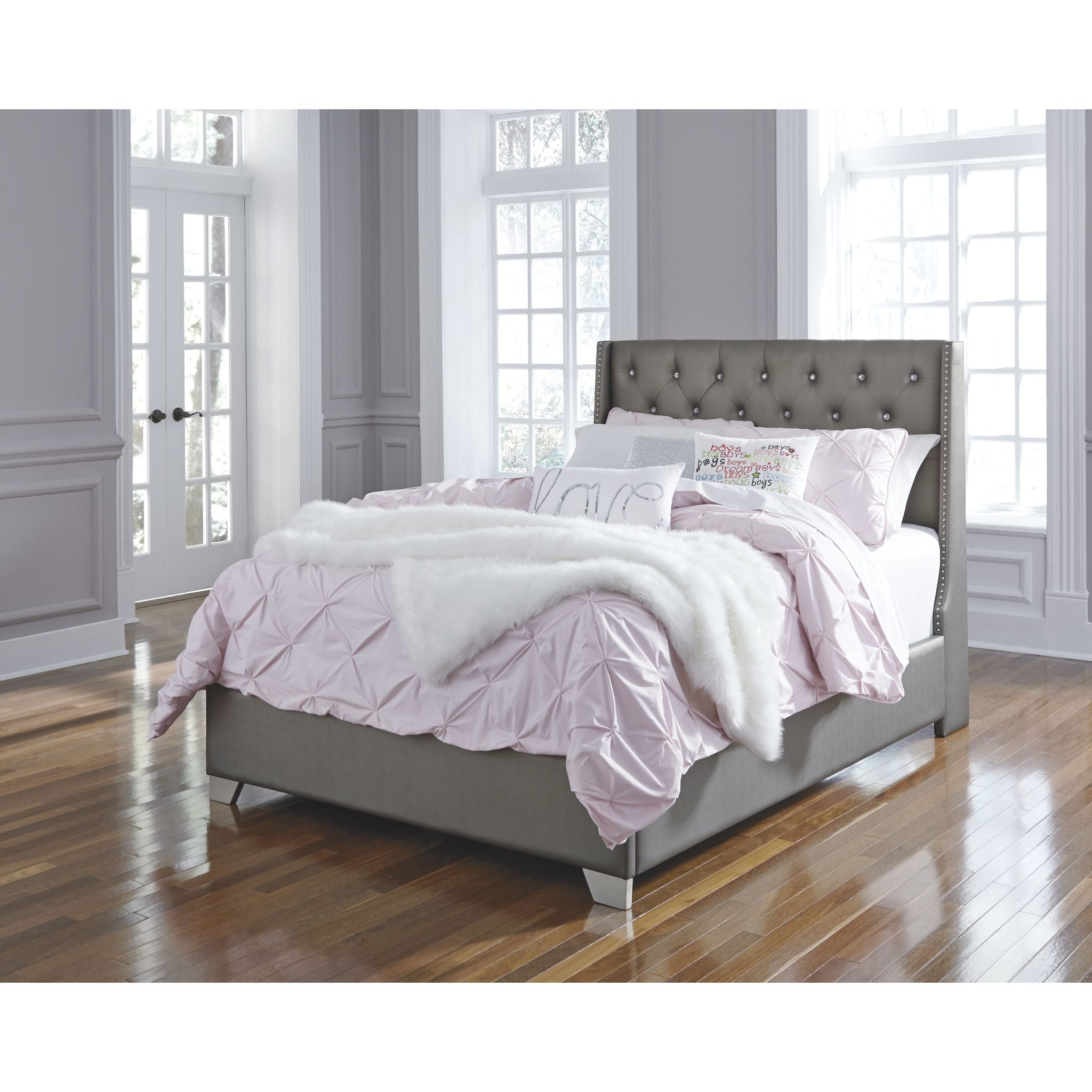 Ashley Coralayne 3-Piece Queen Bedroom Set - Modern Bed Frame with Nightstands - Perfect for Master Bedroom, Guest Room & Apartment Decor