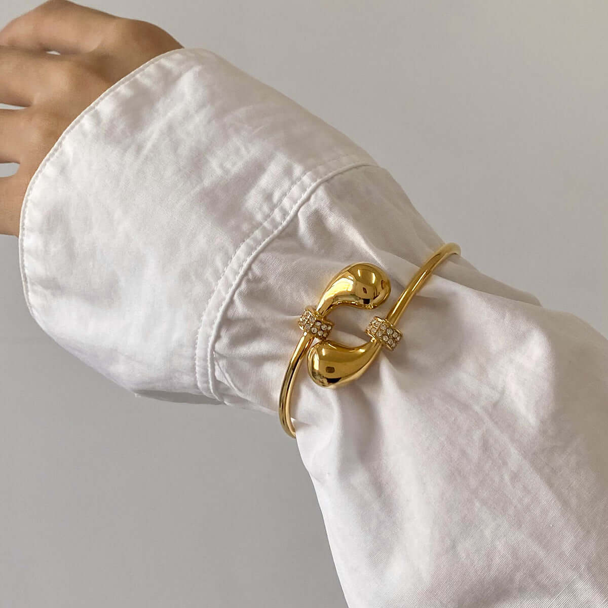 Elegant Teardrop Wrap Bangle Bracelet for Women - JDB8014 | Stylish Boho Jewelry for Parties, Weddings & Everyday Wear