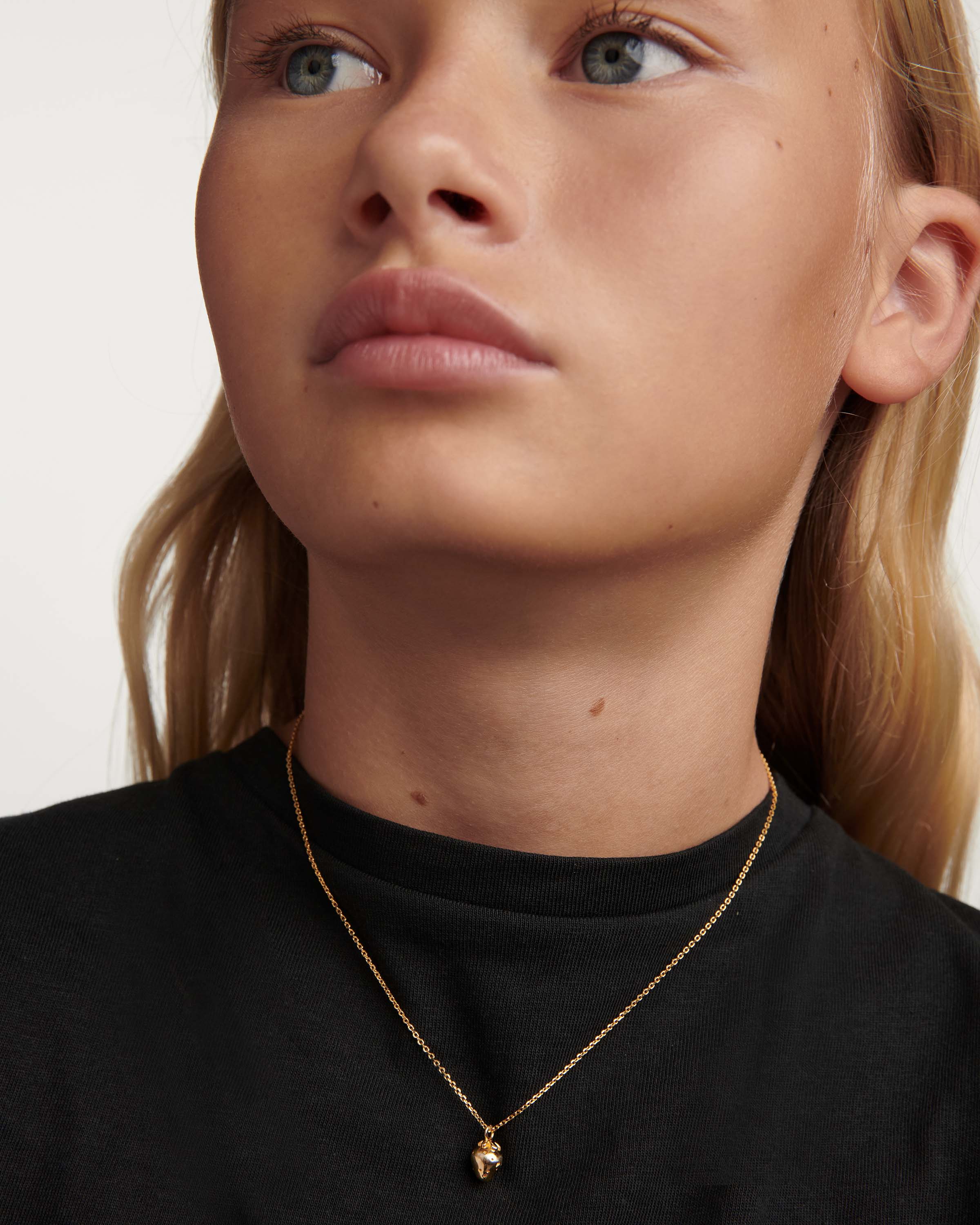 La Fraise Strawberry Necklace - Dainty Gold Pendant for Women - Perfect for Valentine's Day Gifts & Everyday Elegance