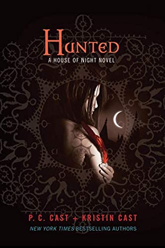 Hunted: A House of Night Novel - Vampire Fantasy Book for Teens & Young Adults - Perfect for Dark Fantasy Lovers & Nighttime Reading