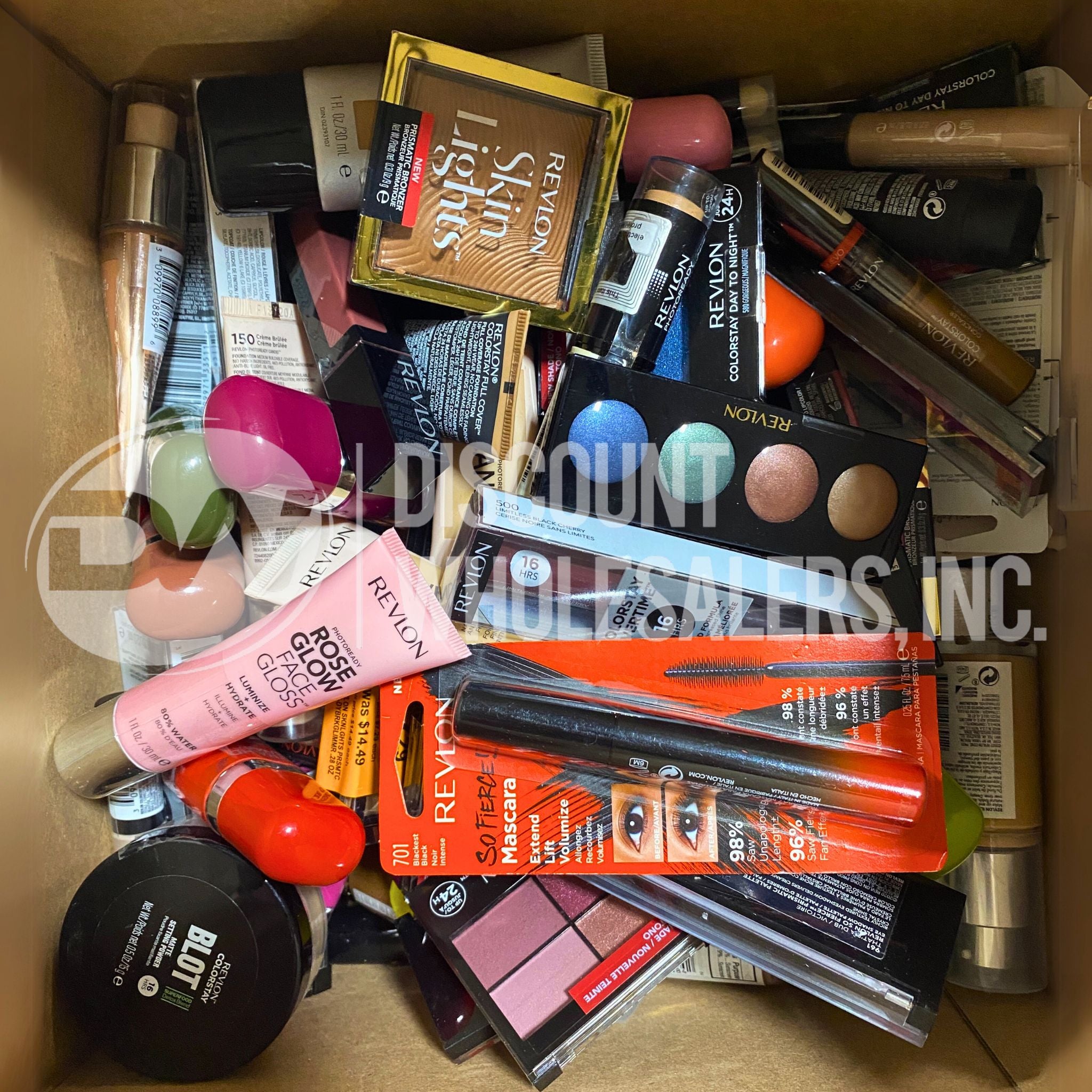 Revlon Assorted Makeup Kit - 100 Piece Cosmetic Collection with Lipstick, Mascara & Eyeshadow | Perfect for Professional Makeup Artists & Beauty Enthusiasts | Salon, Bridal & Party Makeup Essentials