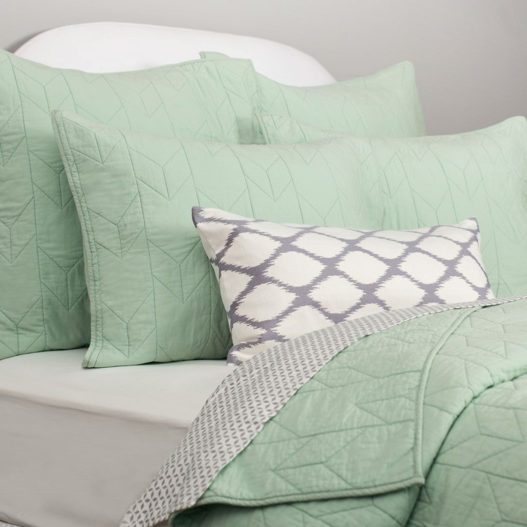 Chevron Pattern Quilt Set with Matching Sham - Stylish & Comfortable Bedding for Modern Bedrooms | Perfect for Home Decor, Guest Rooms & Cozy Nights