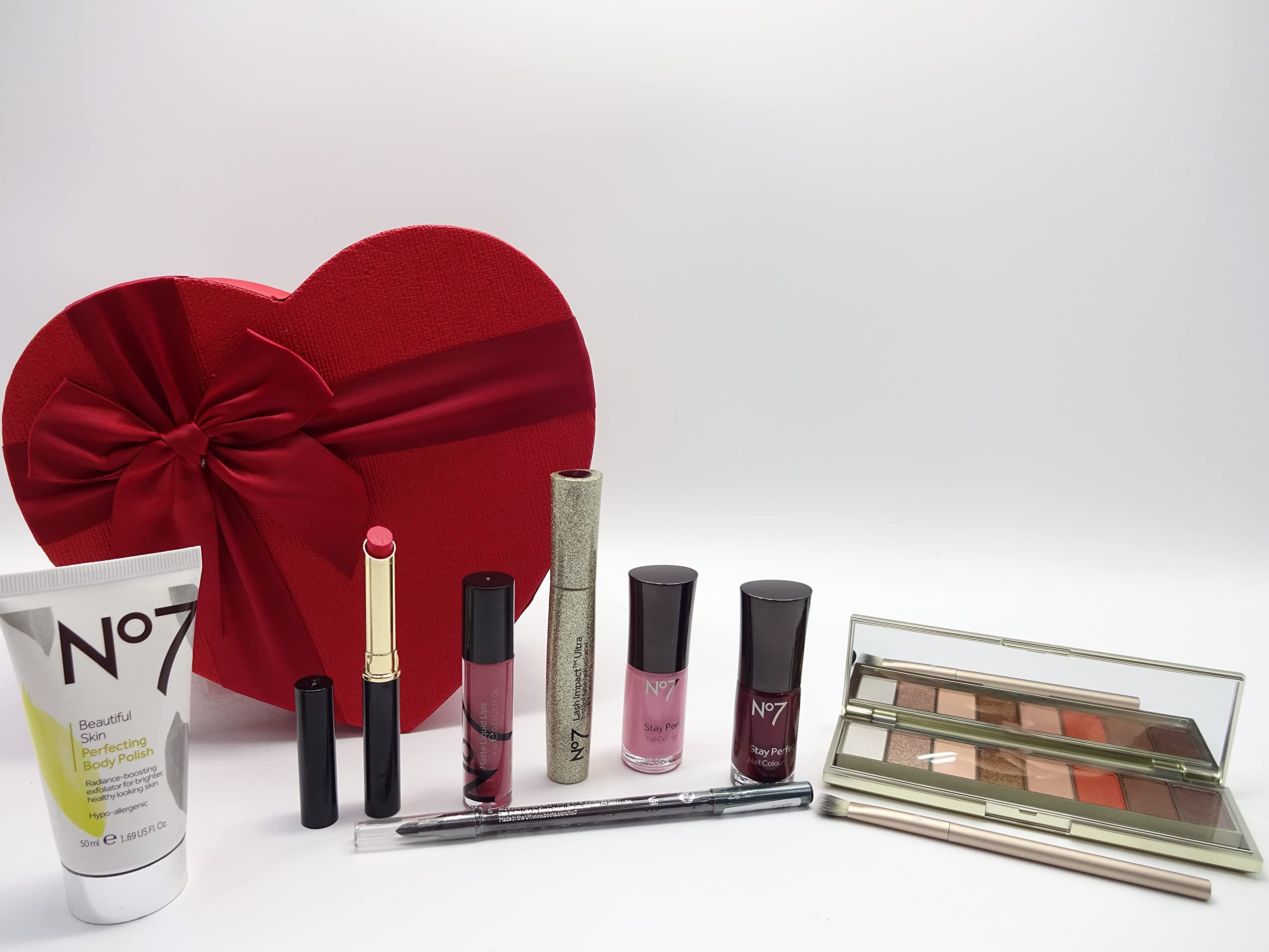 No7 Makeup Gift Set - Luxury Beauty Hamper with Gift Wrapping | Perfect for Birthday, Anniversary & Holiday Presents