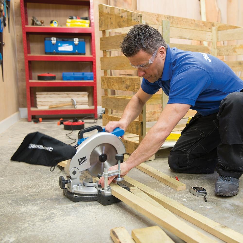 1400W Compound Miter Saw with 210mm Blade - Powerful DIY Woodworking Tool for Cutting, Trimming & Framing - Perfect for Home Improvement & Carpentry Projects