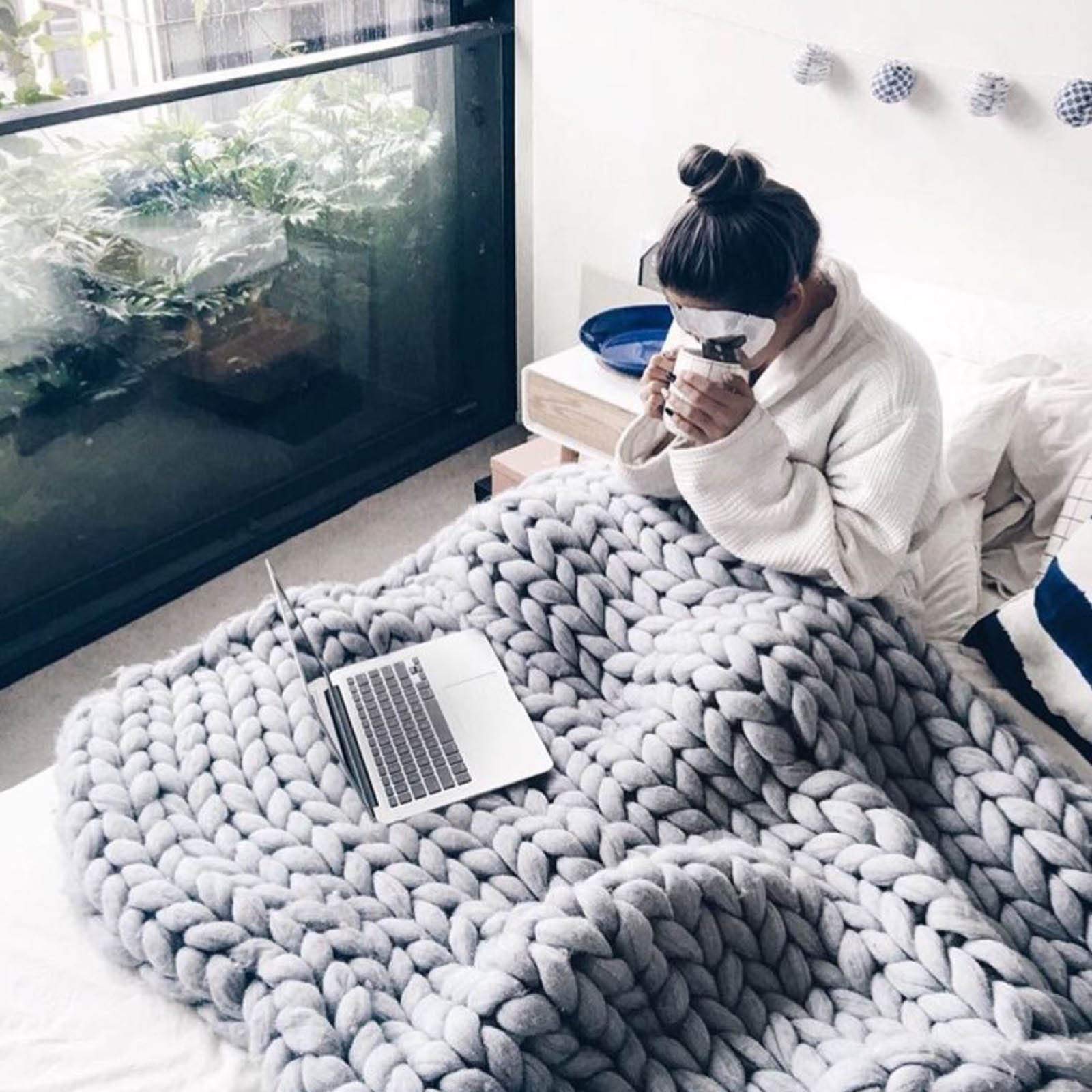 Soft Lightweight Chunky Knit Throw Blanket - Cozy Polyester Decorative Blanket for Couch, Bed & Travel - Warm & Breathable Home Decor for Living Room, Office & Gifts