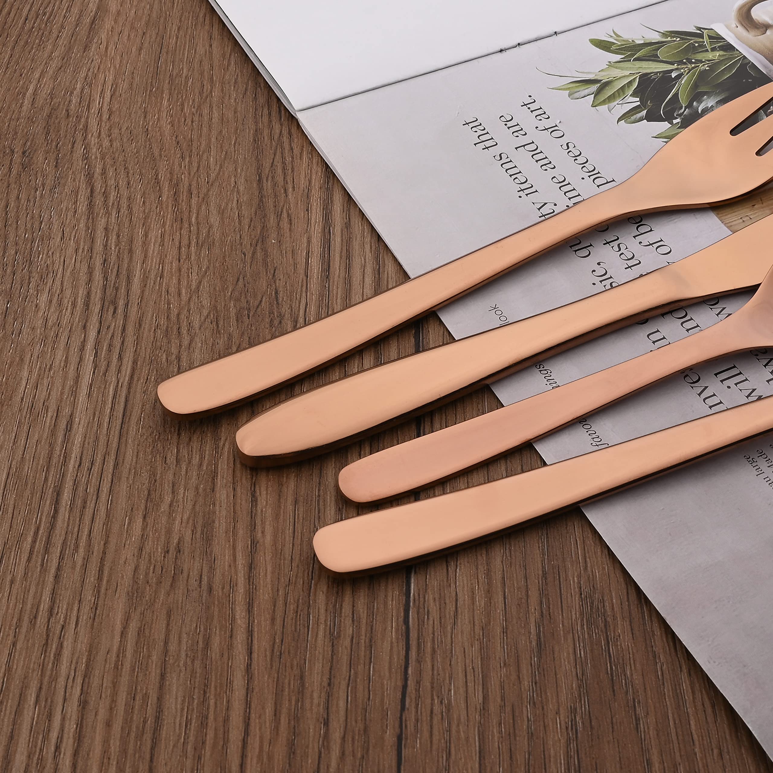 Premium Titanium Rose Gold Plated Steak Knives Set - 4-Piece Stainless Steel Dinner Knives with Mirror Polish & Plain Edge - Dishwasher Safe - Perfect for Steak Dinners, BBQ Parties & Fine Dining