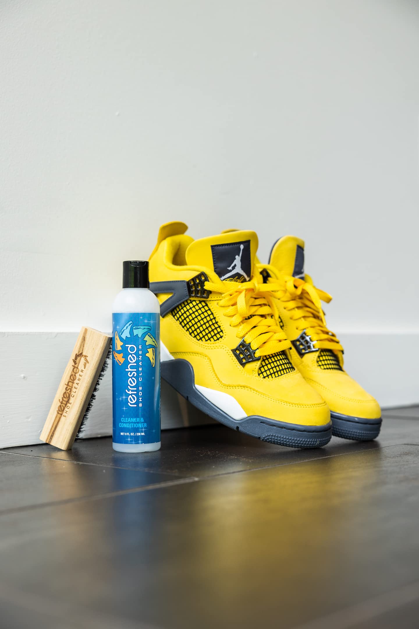 Premium Leather & Suede Cleaner Kit with Brush - Gentle Cleaning for Shoes, Bags, Jackets & Accessories - Restores Nubuck, Canvas & More - Perfect for Daily Care & Stain Removal