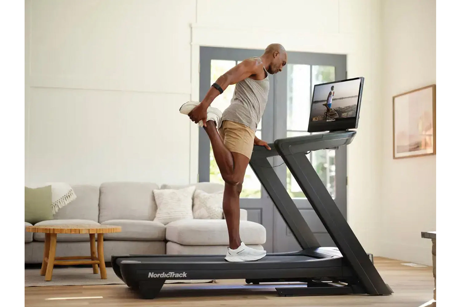 NordicTrack Commercial 2450 Treadmill - Premium Incline Trainer with 22