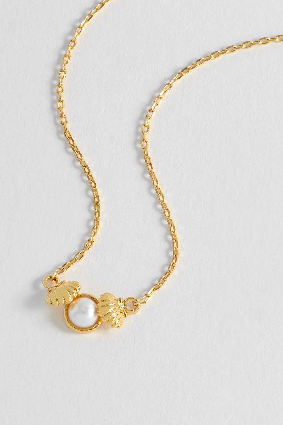 Elegant Pearl Scallop Pendant Necklace - 18K Gold Plated Women's Jewelry Gift for Anniversary, Birthday & Special Occasions | Perfect for Weddings, Parties & Date Nights