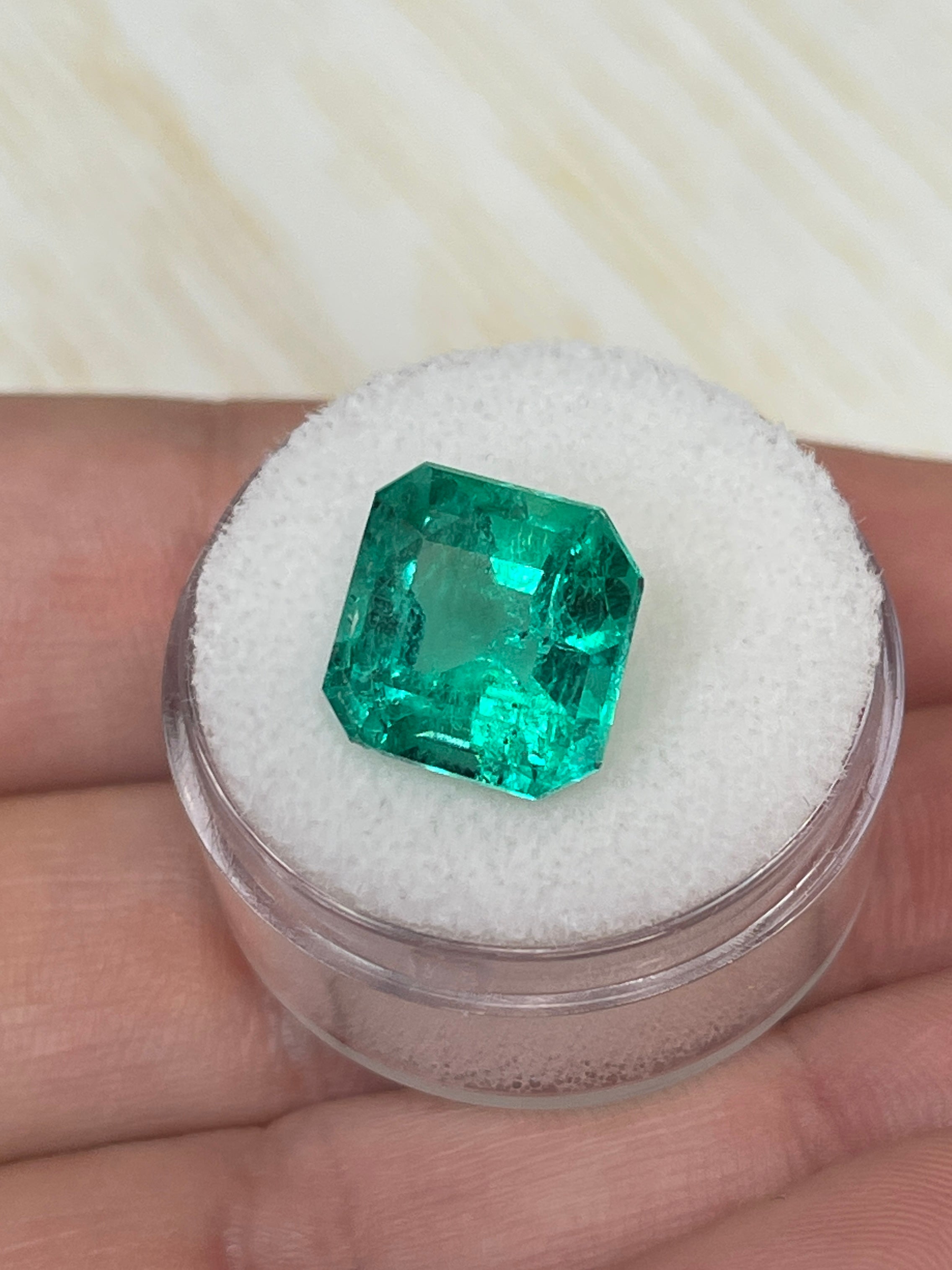6.69 Carat Vivid Muzo Green Colombian Emerald - Natural Loose Asscher Cut Gemstone (11.5x11.5mm) for Jewelry Making, Engagement Rings & Luxury Collectibles