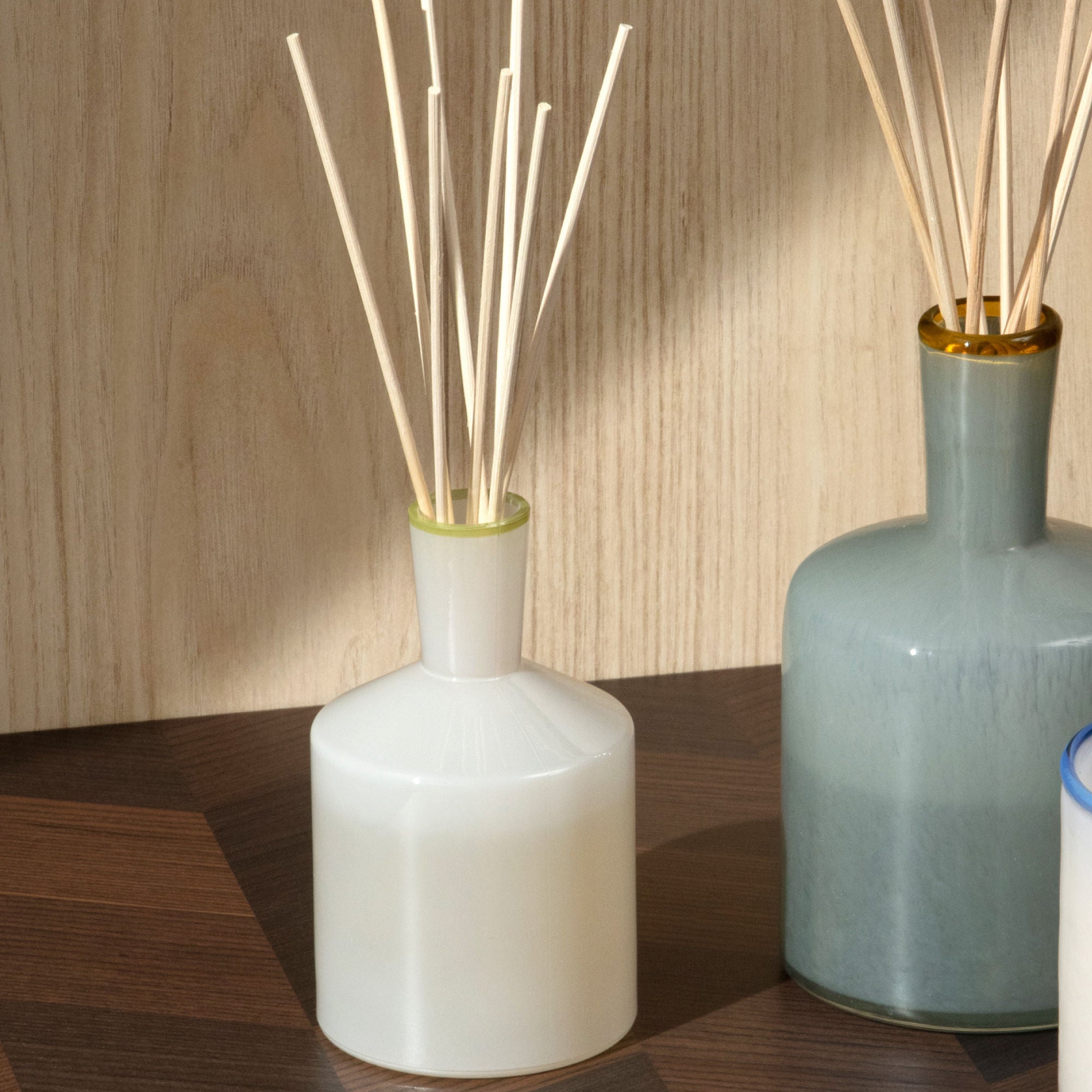 Premium Wood Wick Reed Diffuser - Natural Aromatherapy Essential Oil Diffuser for Home, Office & Spa - Relaxing Scented Air Freshener with Bamboo Sticks - Perfect for Bedroom, Living Room & Bathroom