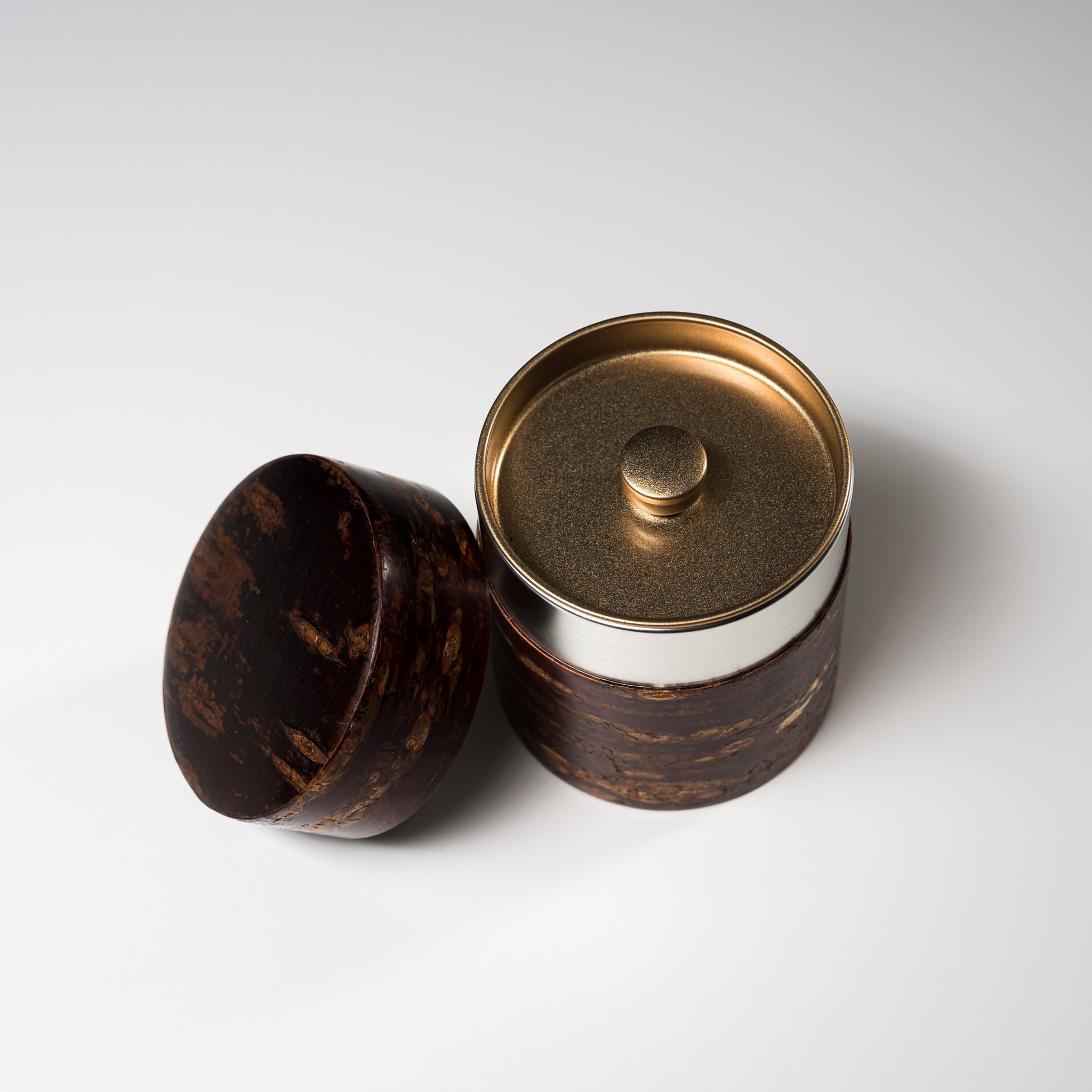 Premium Tomioka Cherry Bark Tea Caddy Hiragata - 100g Handcrafted Japanese Birchwood Canister for Matcha, Loose Leaf Tea Storage | Traditional Japanese Tea Ceremony Accessory, Elegant Home Decor