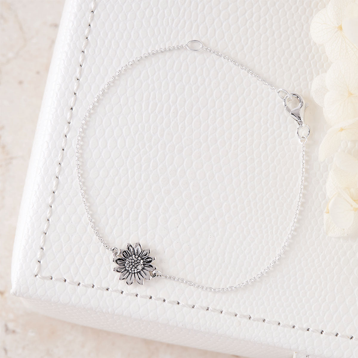 Blossoming Sunflower Bracelet - Dainty Floral Charm Bangle for Women | Perfect for Summer Outfits, Boho Style & Gift Giving