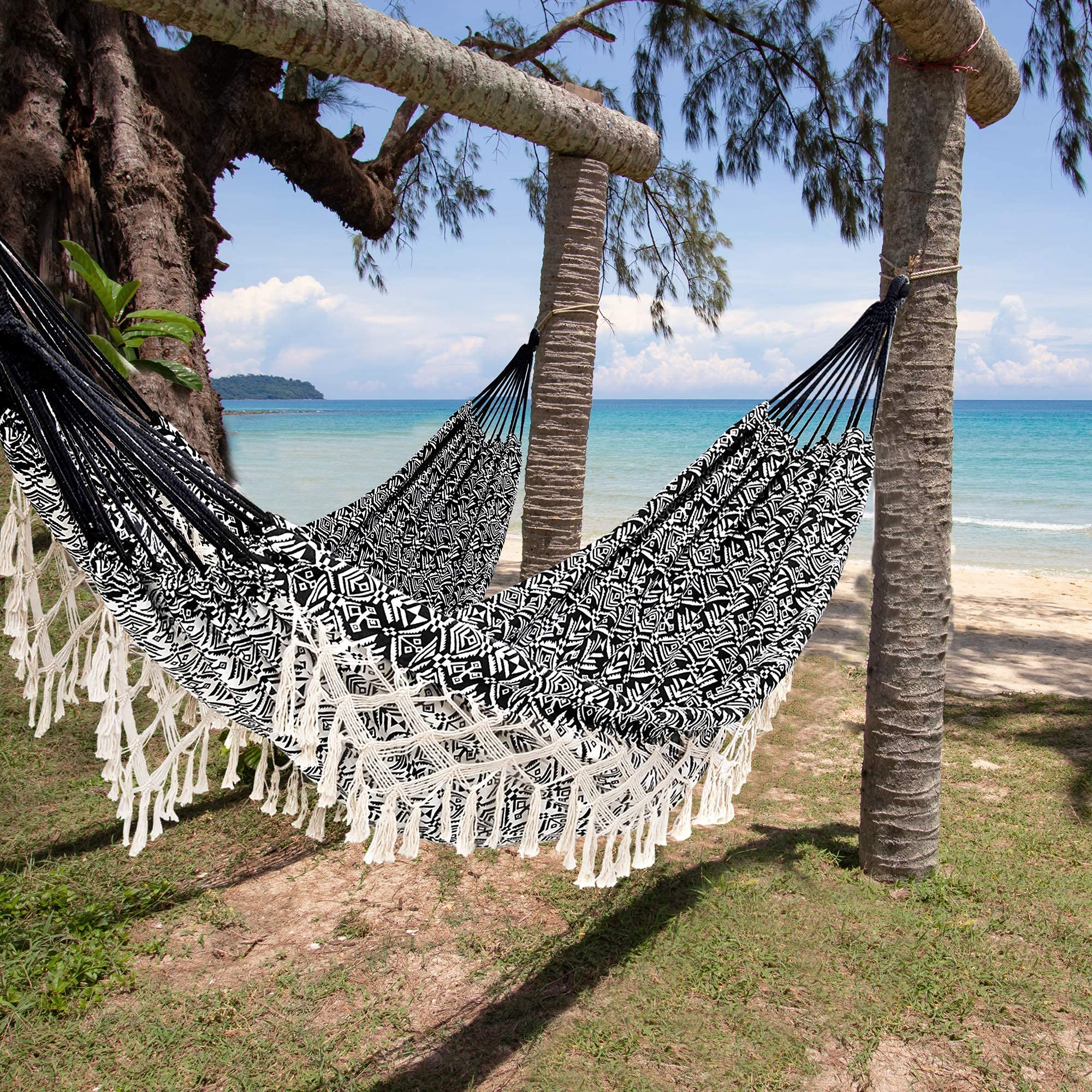Portable 2-Person Brazilian Tree Hammock with Tassel & Carry Bag - XX-Large Black/White Woven Cotton Fabric Supports 450Lbs - Perfect for Bedroom, Garden, Backyard, Patio, Camping & Indoor/Outdoor Relaxation