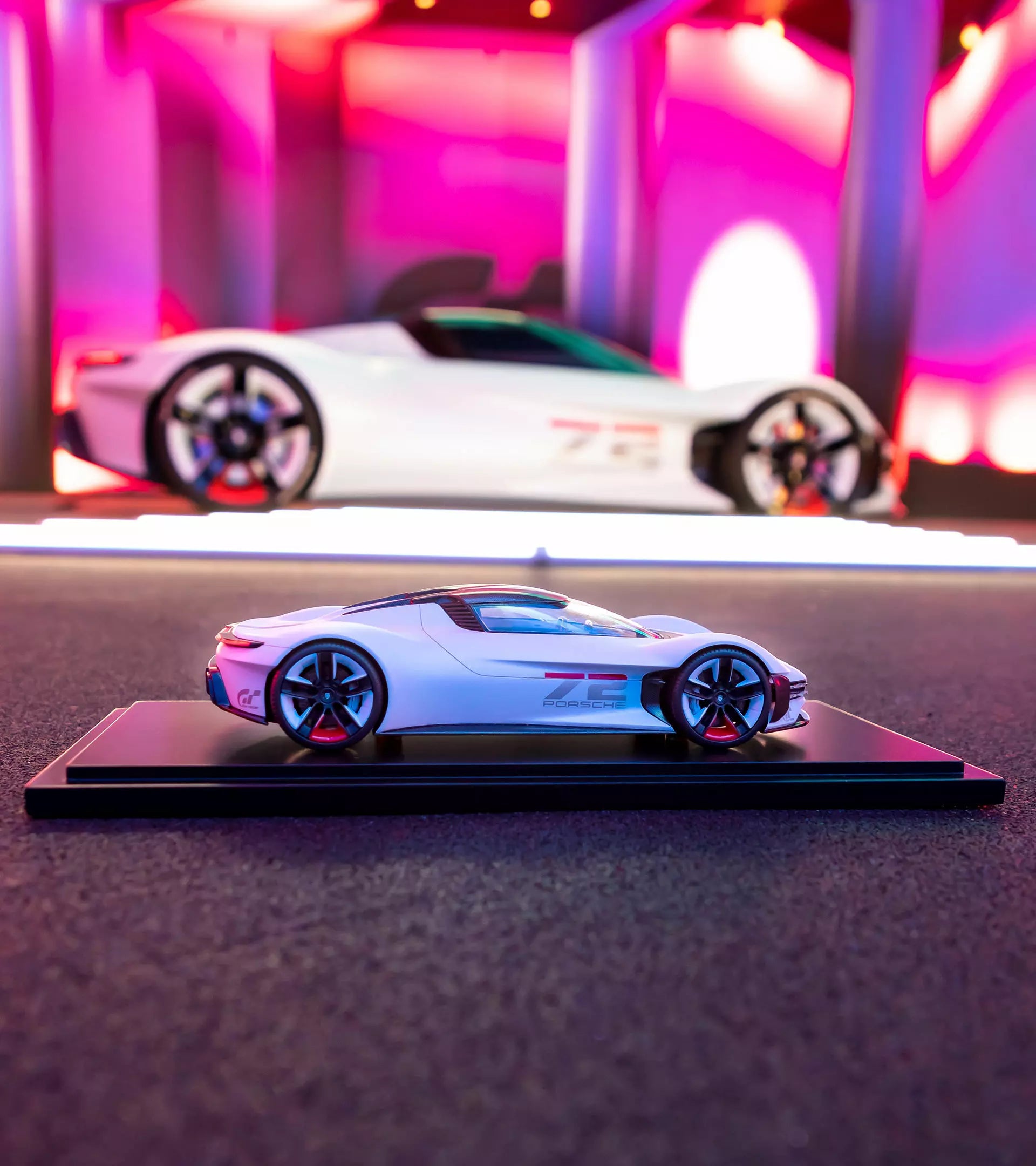 Porsche Vision Gran Turismo 1:18 Scale Diecast Model Car - Collectible Sports Car Replica for Display, Gifts & Racing Enthusiasts