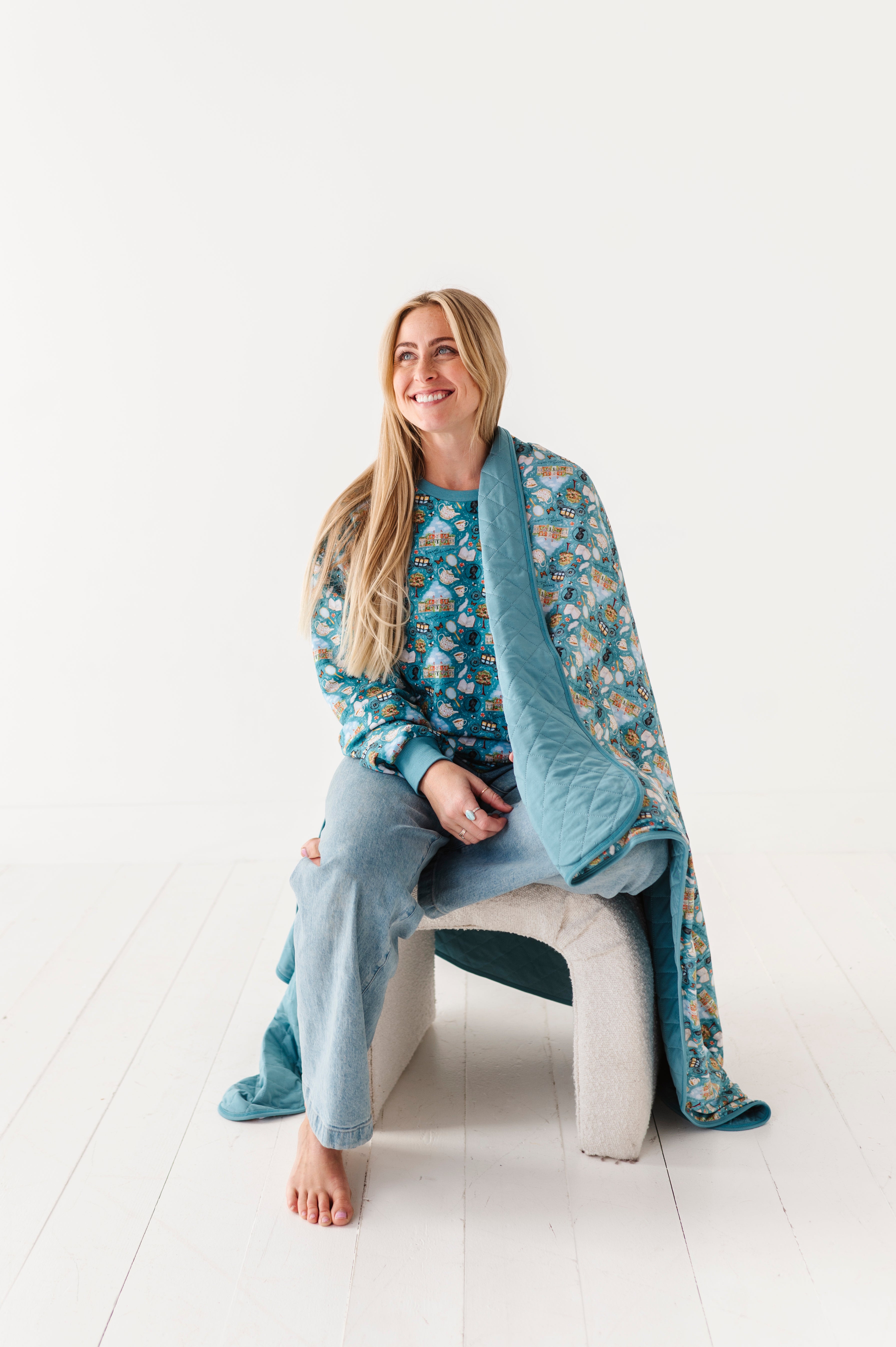 Cozy Oversized Quilted Blanket for Gentle Readers - Soft & Warm Throw for Reading, Lounging, and Relaxing at Home