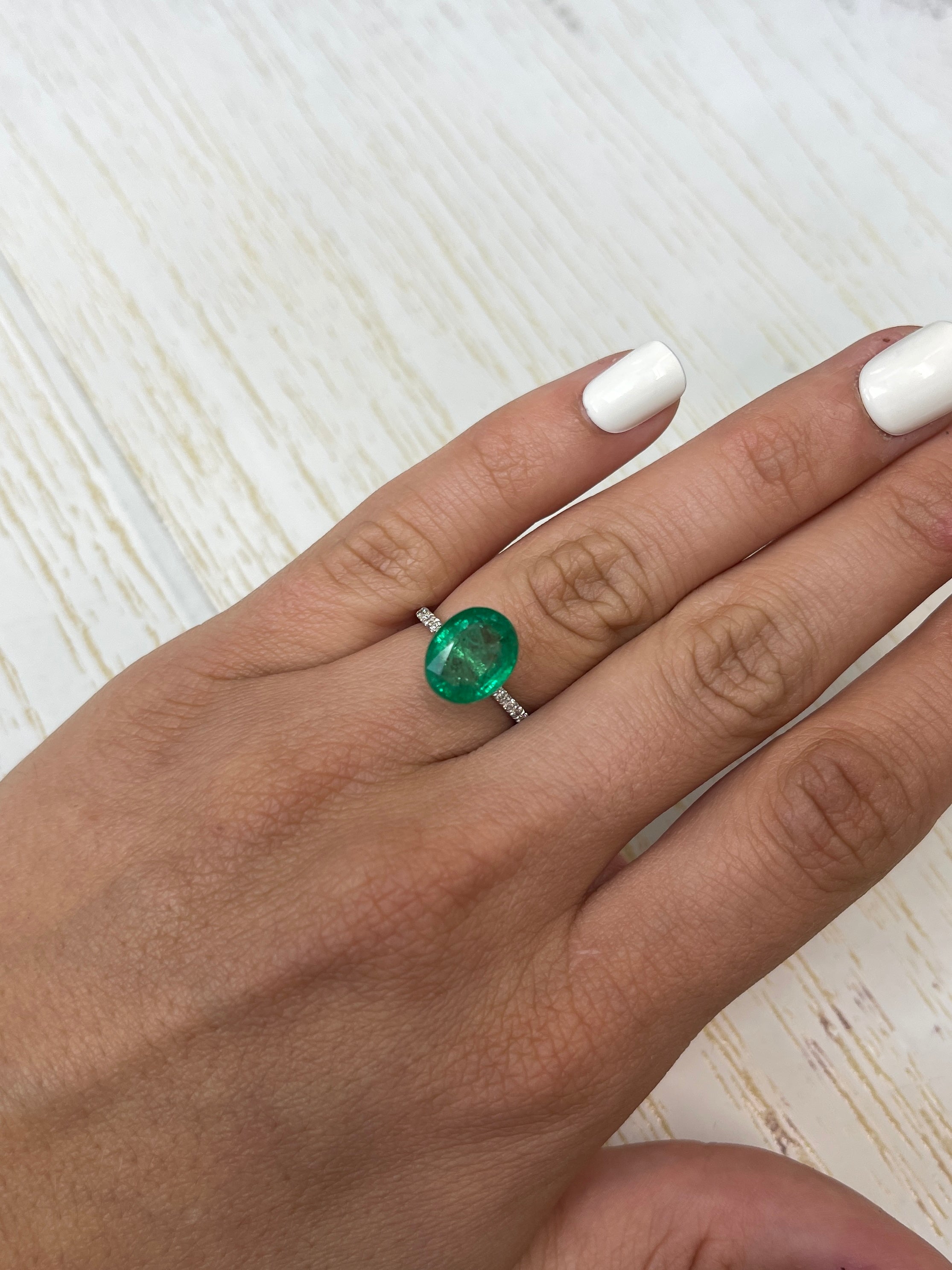 4.80 Carat 12x9.5mm Natural Zambian Emerald Oval Cut Loose Gemstone for Jewelry Making - Engagement Rings, Necklaces & Earrings