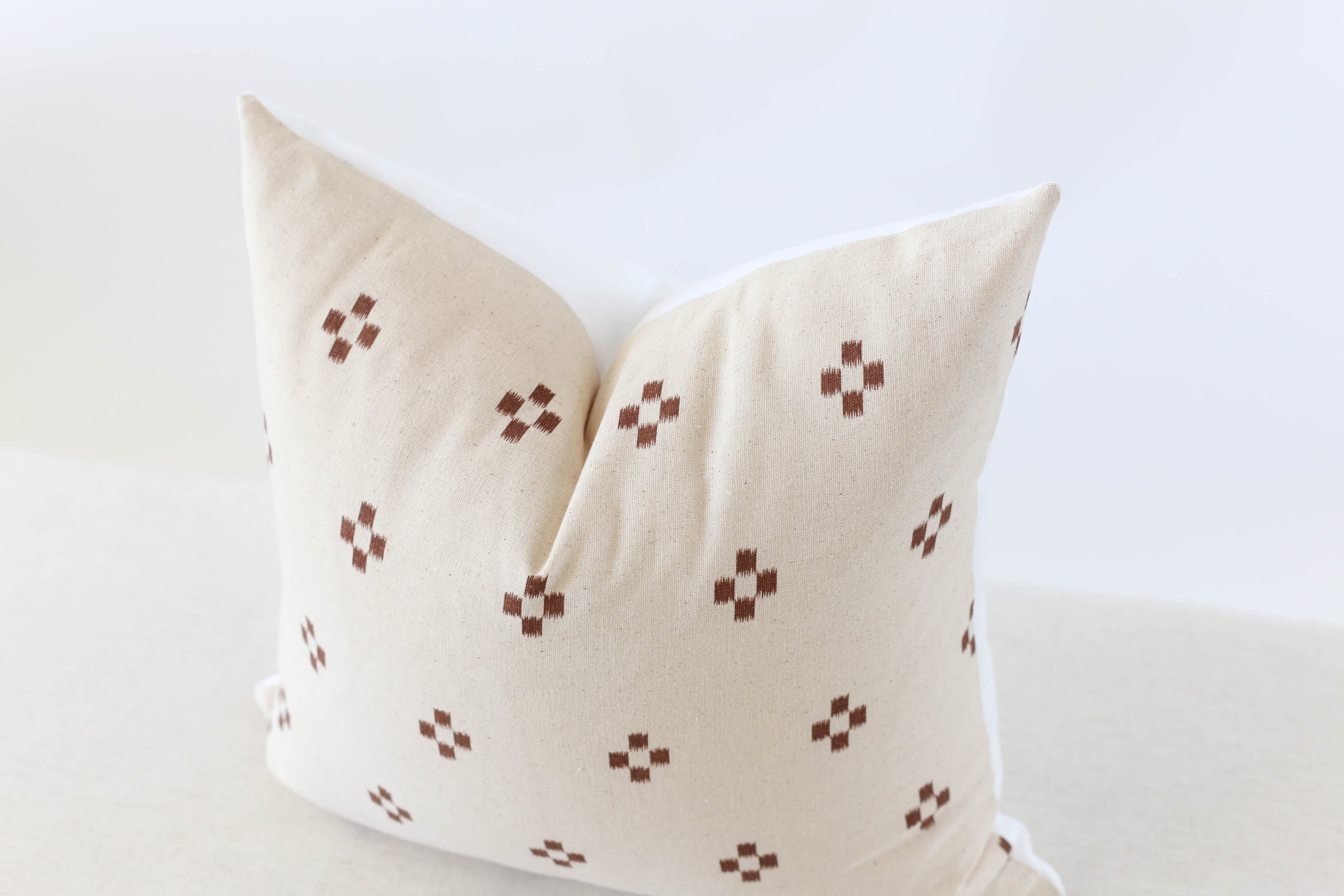 Premium Henley Pillow Cover - Soft Linen Fabric, Zipper Closure, Decorative Throw Pillow Case for Sofa, Bed & Home Decor (18x18 Inches) - Perfect for Living Room, Bedroom & Cozy Spaces