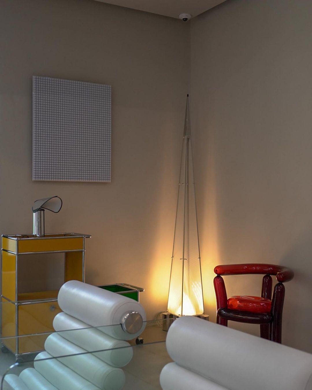 Modern Fragment Floor Lamp - Adjustable LED Standing Light for Living Room, Bedroom & Office - Stylish Home Decor Lighting for Reading & Relaxation