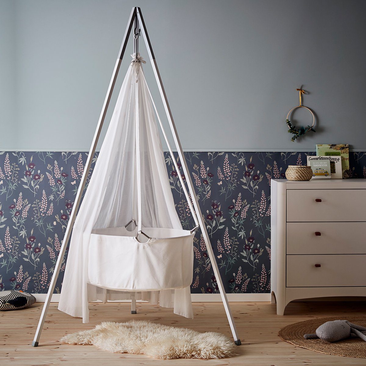 LEANDER White Baby Cradle Tripod Stand - Portable & Adjustable for Newborns & Infants - Perfect for Nursery, Bedroom, or Travel Use