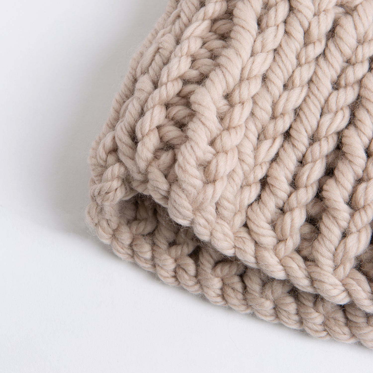 Chunky Ribbed Sweater Vest Knitting Kit for Women - DIY Cable Knit Pullover Vest Pattern - Perfect for Fall & Winter Layering, Cozy Home & Office Wear